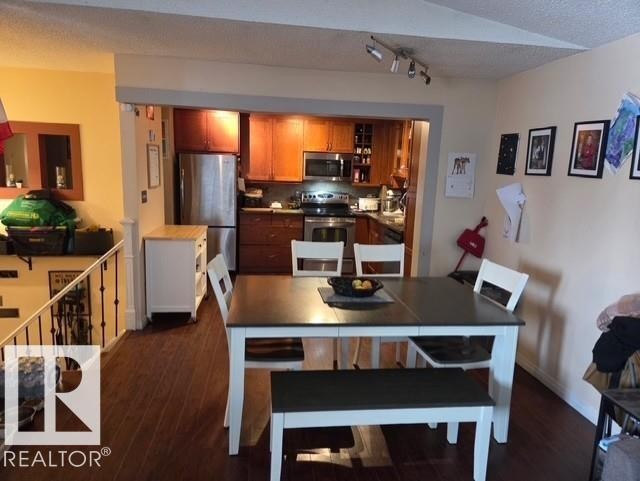 633 Willow Court, Edmonton, AB - Indoor