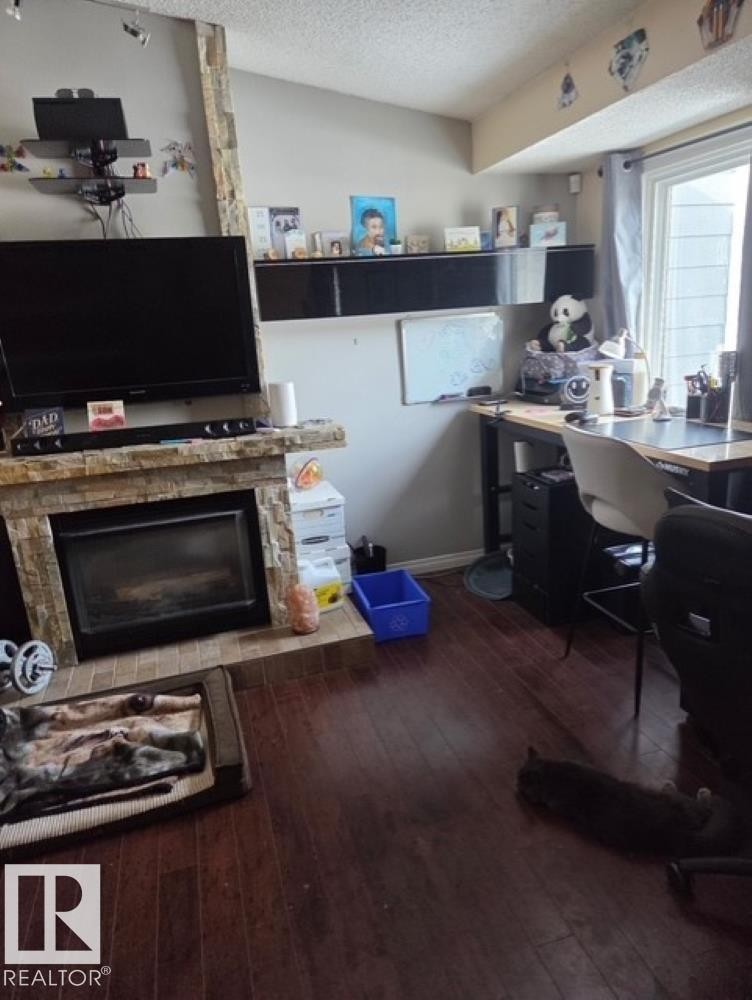 633 Willow Court, Edmonton, AB - Indoor Photo Showing Office