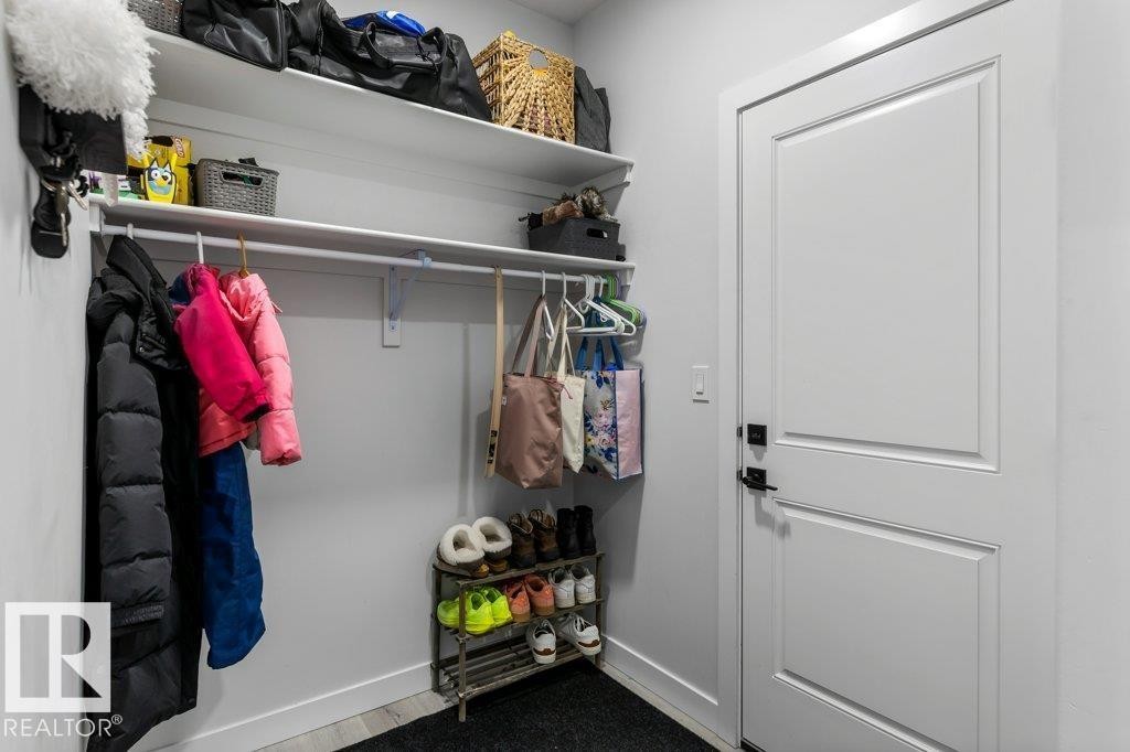 6464 King Wynd, Edmonton, AB - Indoor