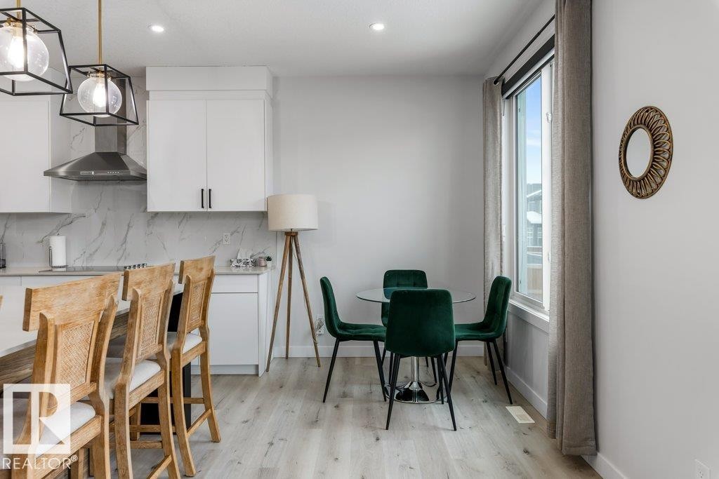6464 King Wynd, Edmonton, AB - Indoor Photo Showing Dining Room