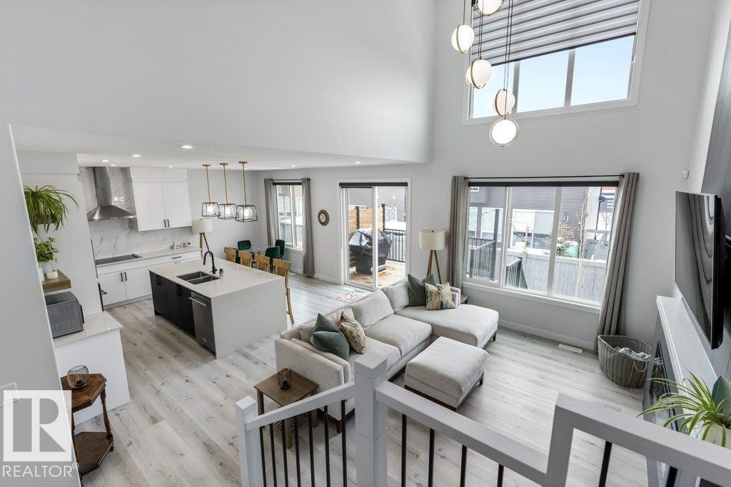 6464 King Wynd, Edmonton, AB - Indoor