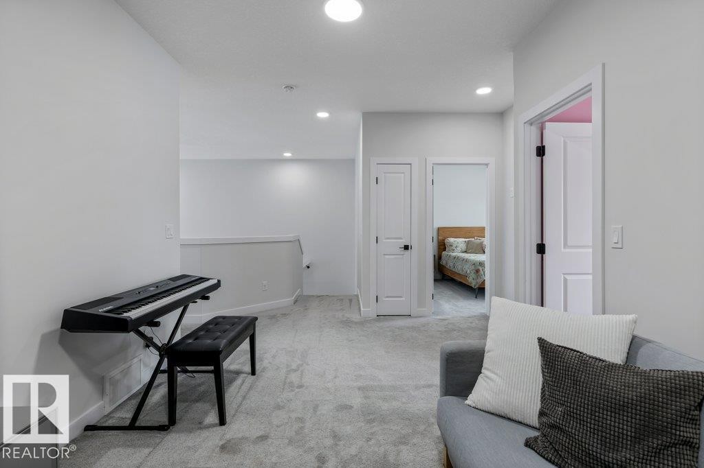 6464 King Wynd, Edmonton, AB - Indoor Photo Showing Other Room