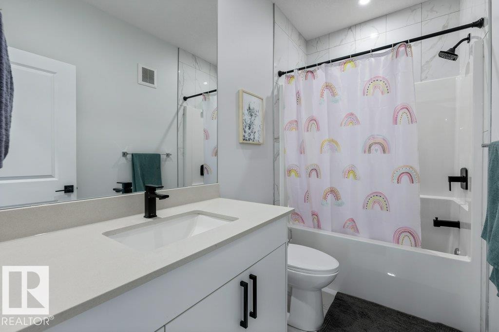 6464 King Wynd, Edmonton, AB - Indoor Photo Showing Bathroom