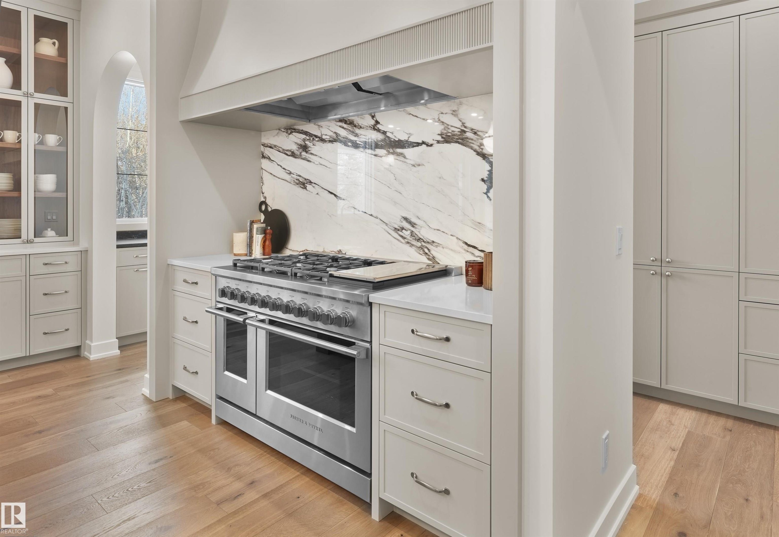 4183 Cameron Heights Point(E), Edmonton, AB - Indoor Photo Showing Kitchen