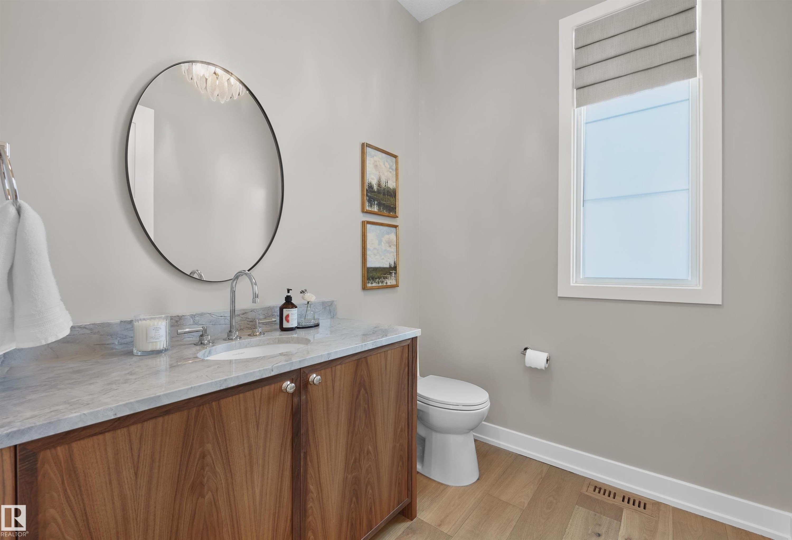 4183 Cameron Heights Point(E), Edmonton, AB - Indoor Photo Showing Bathroom