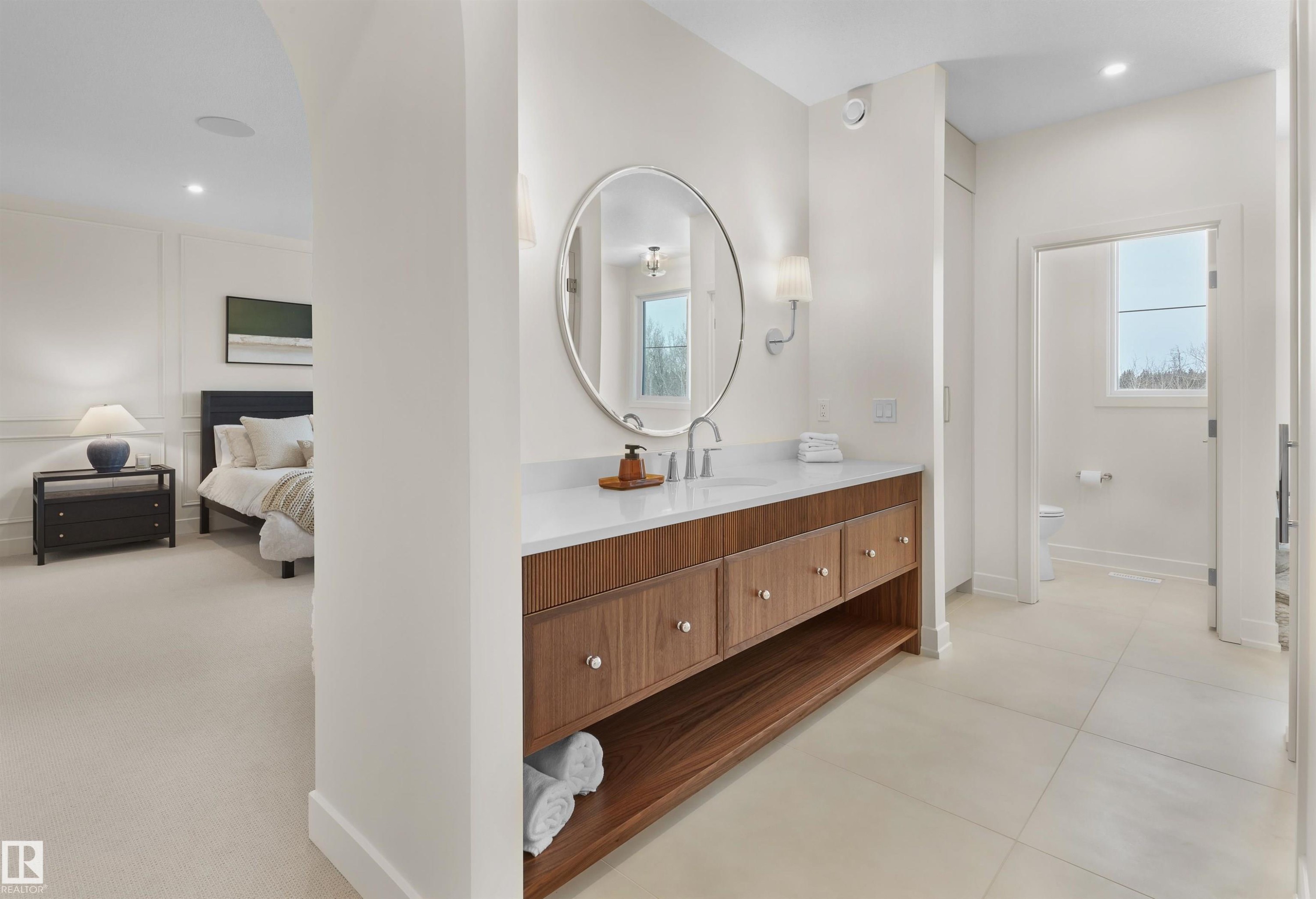 4183 Cameron Heights Point(E), Edmonton, AB - Indoor Photo Showing Bathroom