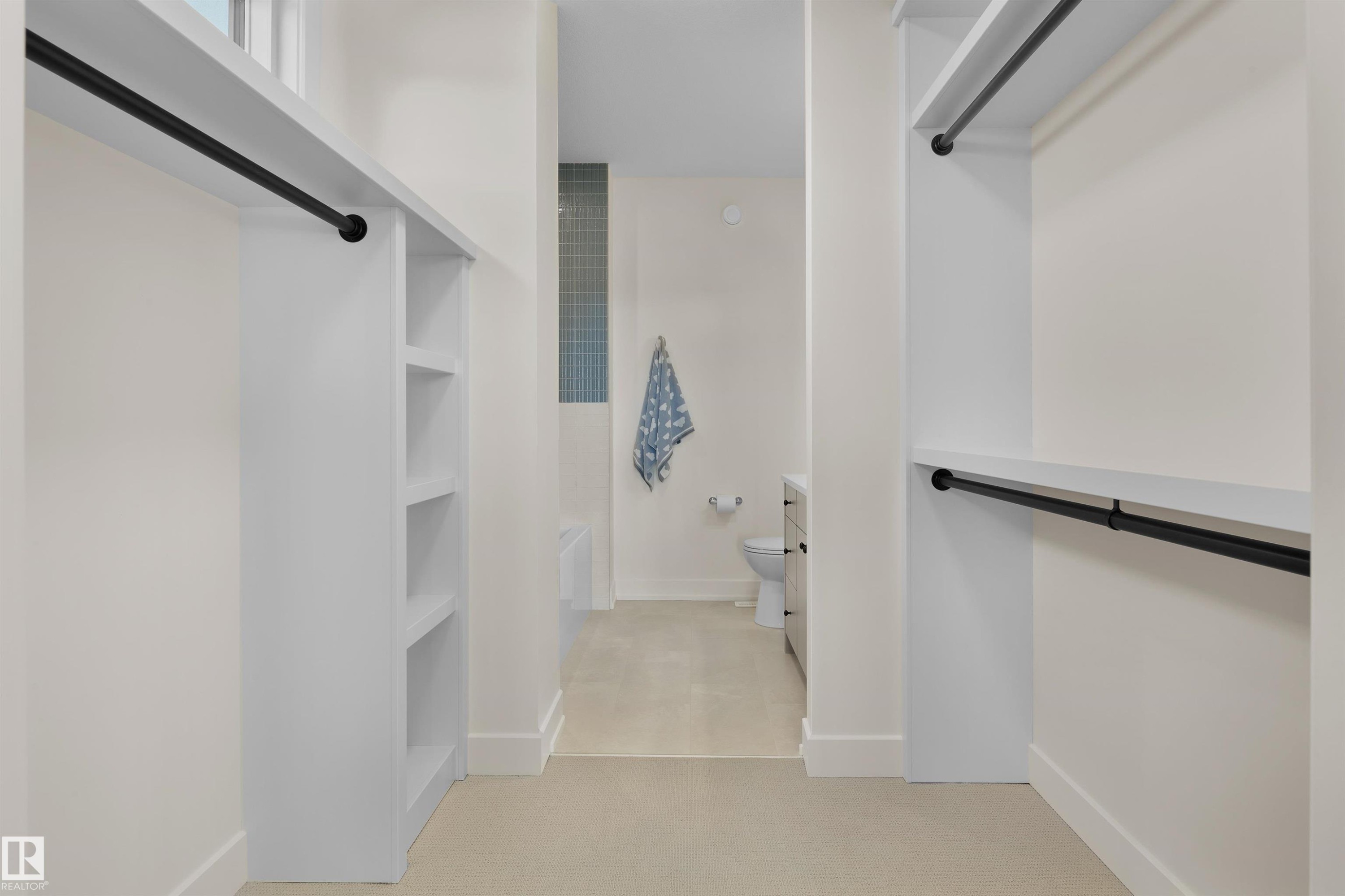 4183 Cameron Heights Point(E), Edmonton, AB - Indoor