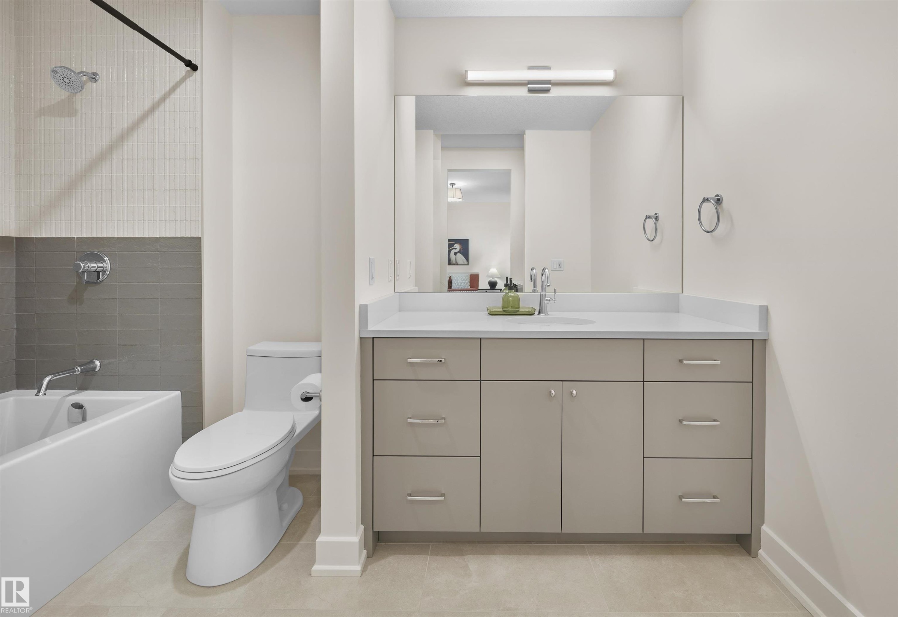 4183 Cameron Heights Point(E), Edmonton, AB - Indoor Photo Showing Bathroom