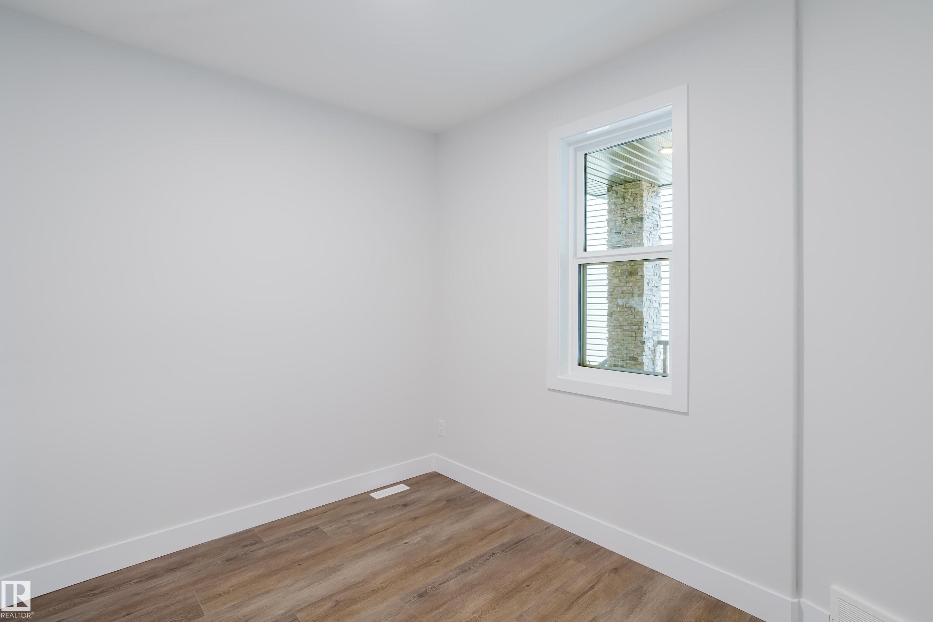 329 Balsam Link, Leduc, AB - Indoor Photo Showing Other Room