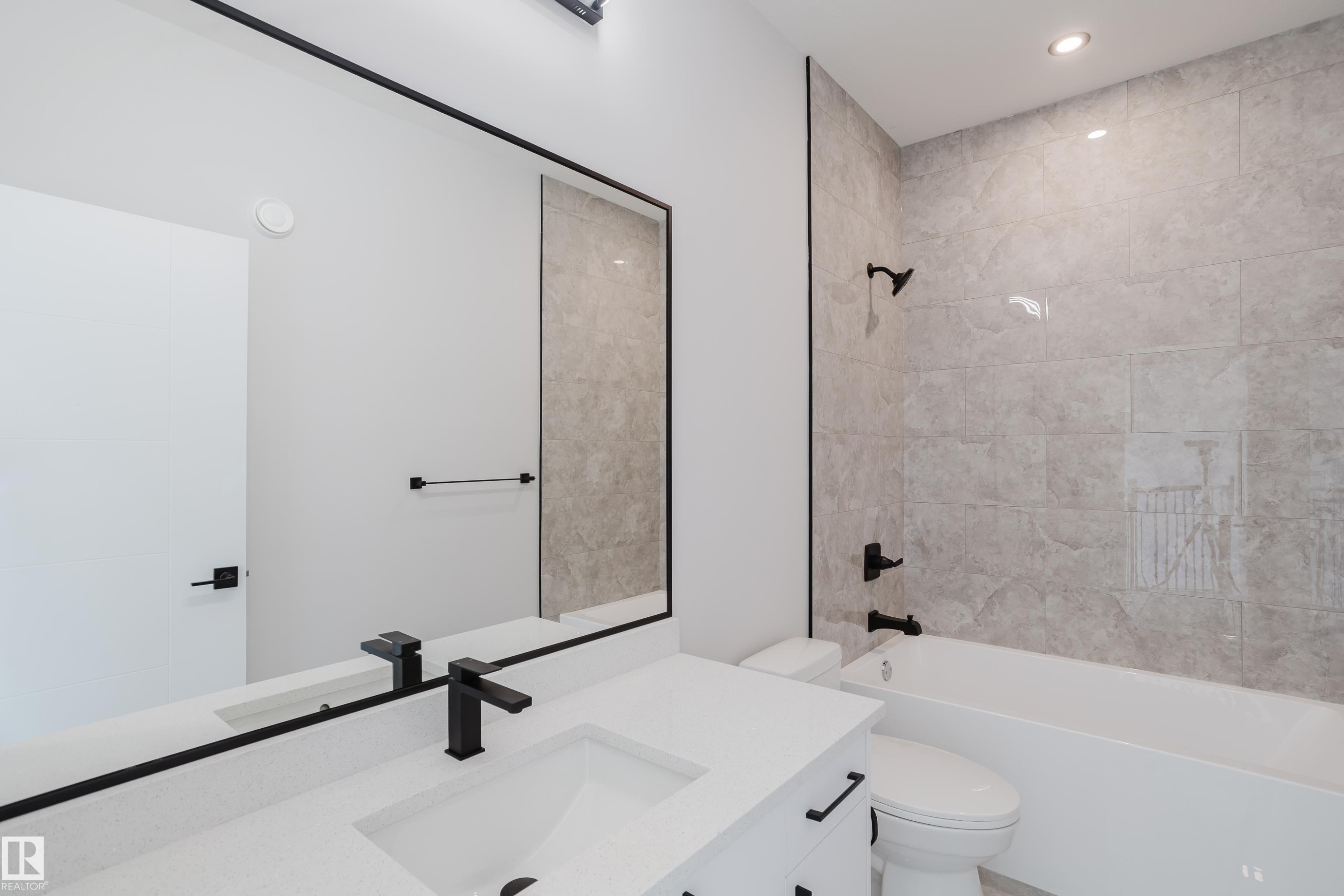 329 Balsam Link, Leduc, AB - Indoor Photo Showing Bathroom