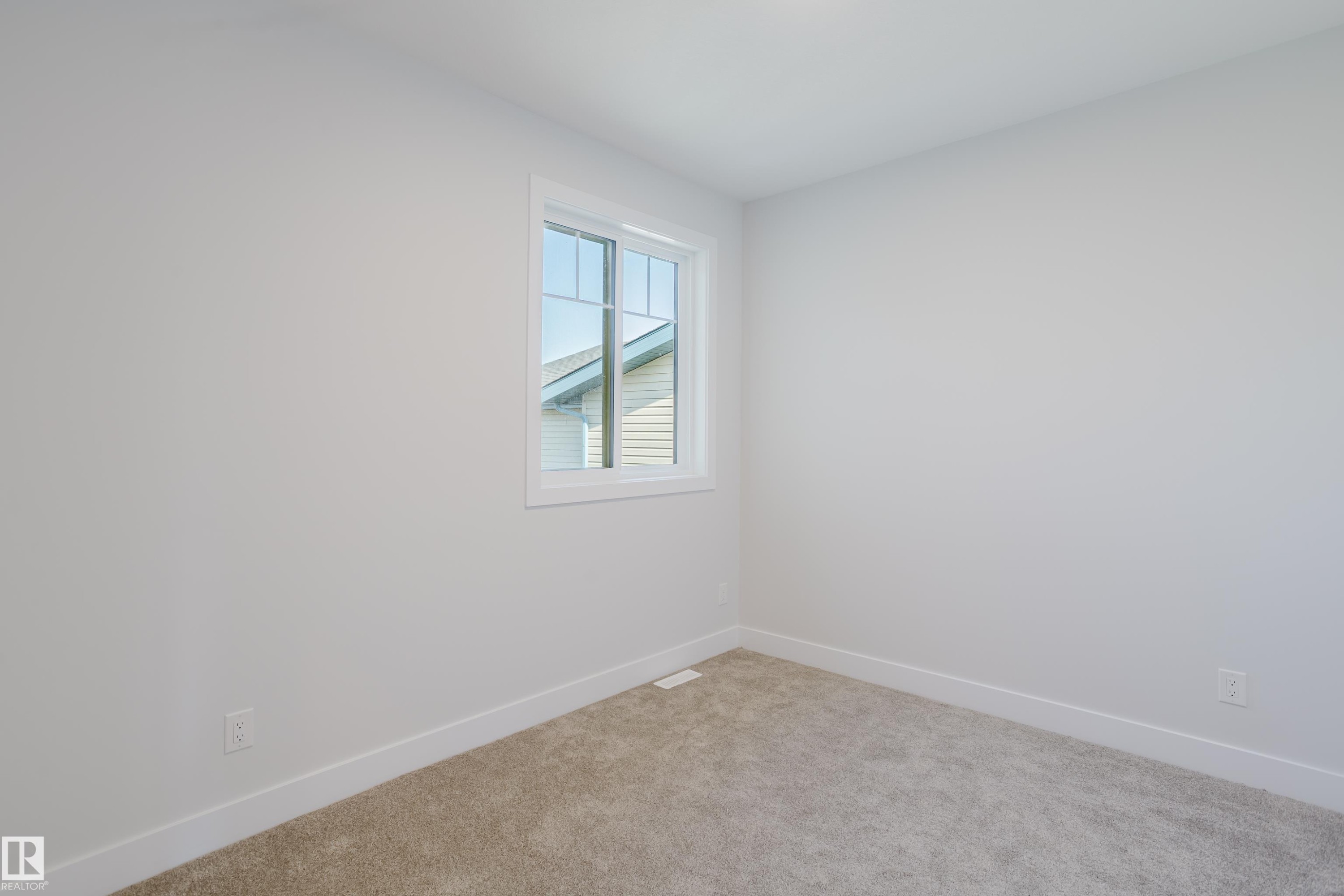 329 Balsam Link, Leduc, AB - Indoor Photo Showing Other Room