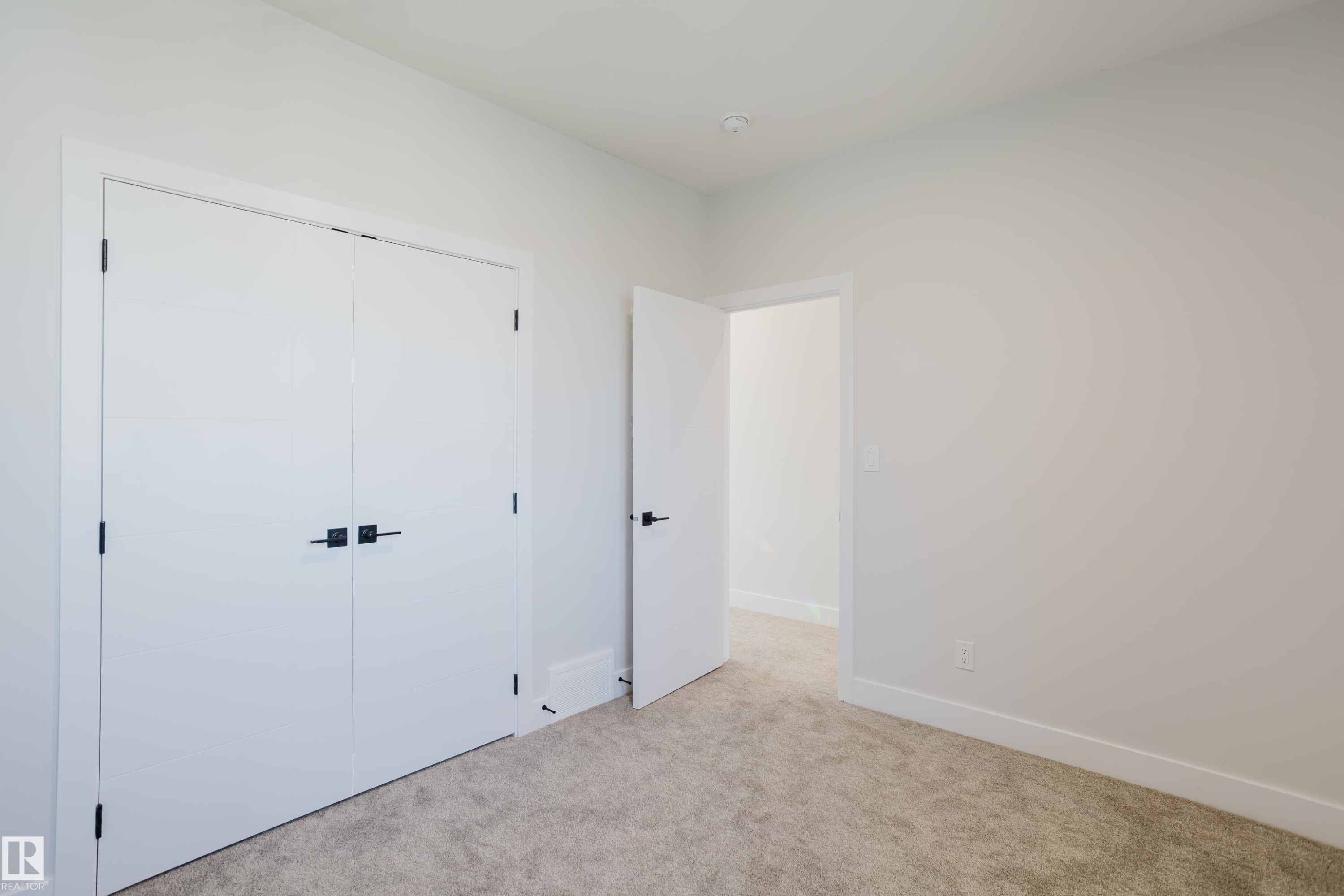 329 Balsam Link, Leduc, AB - Indoor Photo Showing Other Room