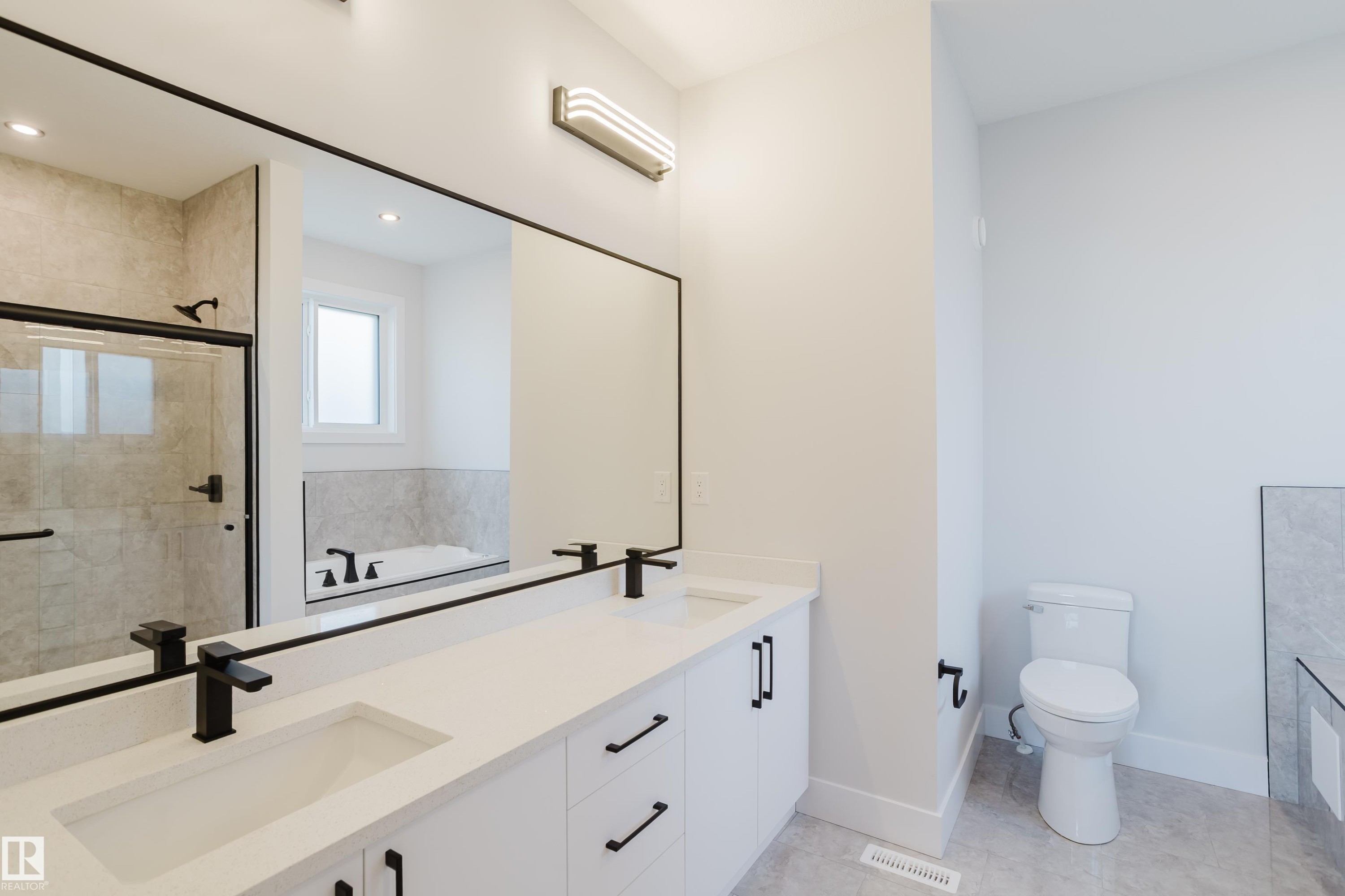 329 Balsam Link, Leduc, AB - Indoor Photo Showing Bathroom