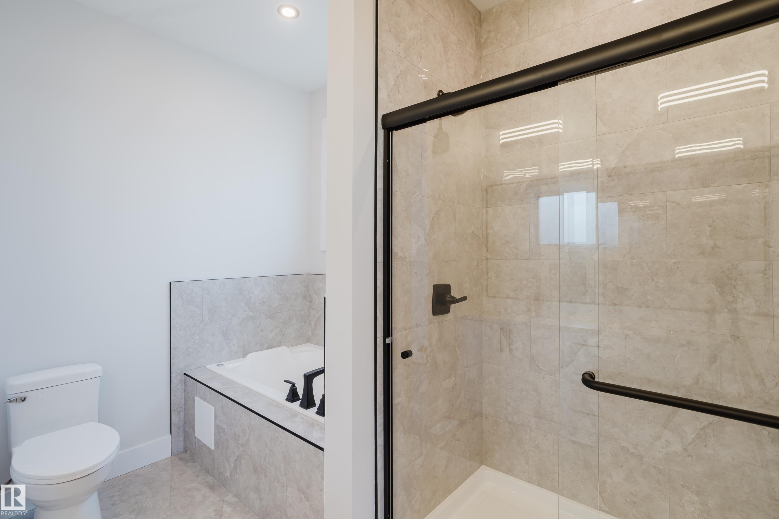 329 Balsam Link, Leduc, AB - Indoor Photo Showing Bathroom