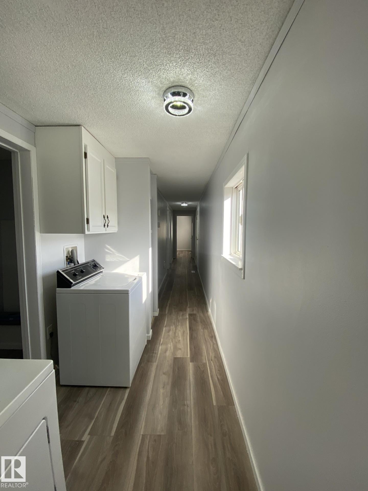 56 Westview Boulevard, Edmonton, AB - Indoor