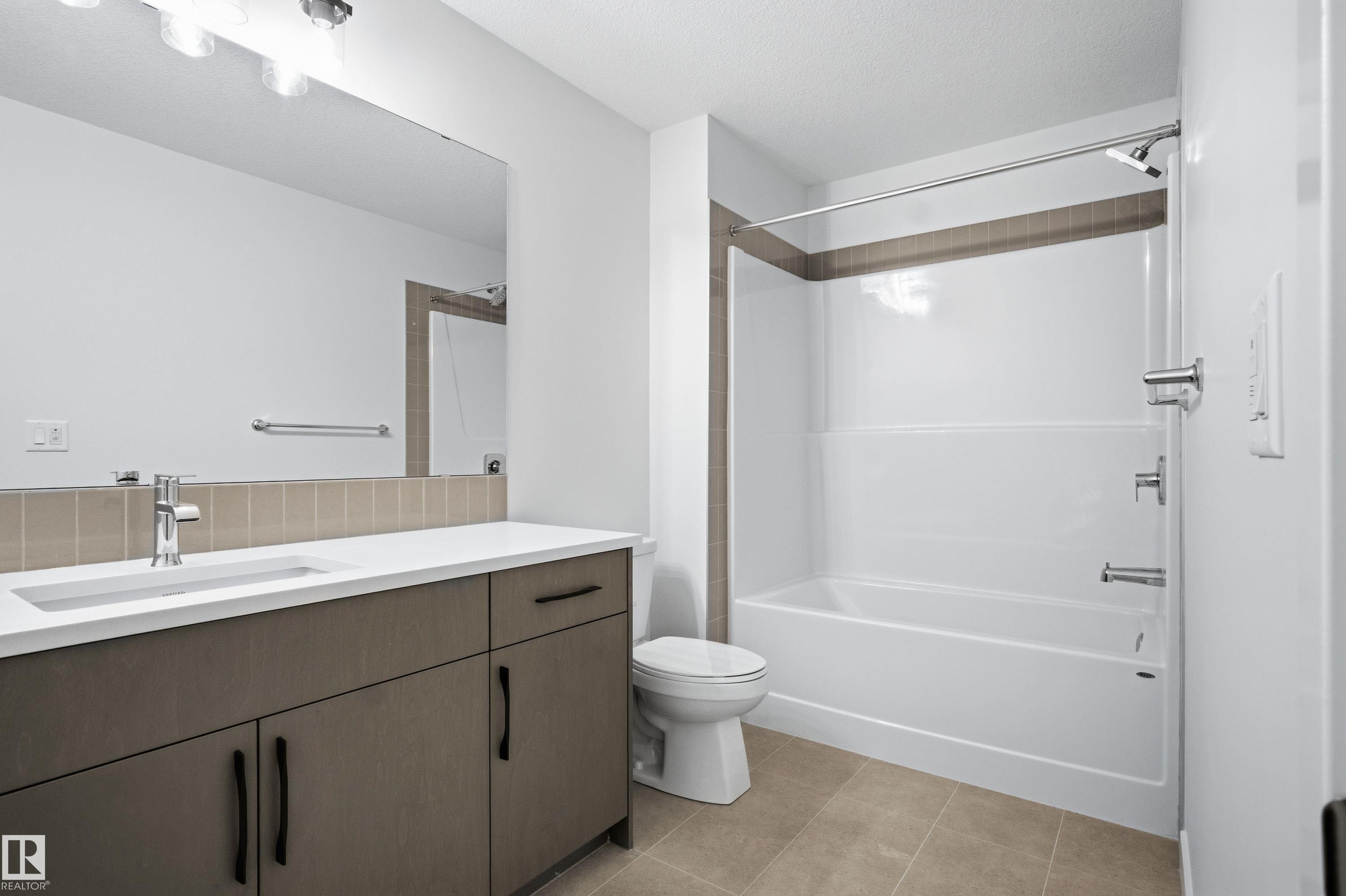 8964 Elves Loop, Edmonton, AB - Indoor Photo Showing Bathroom