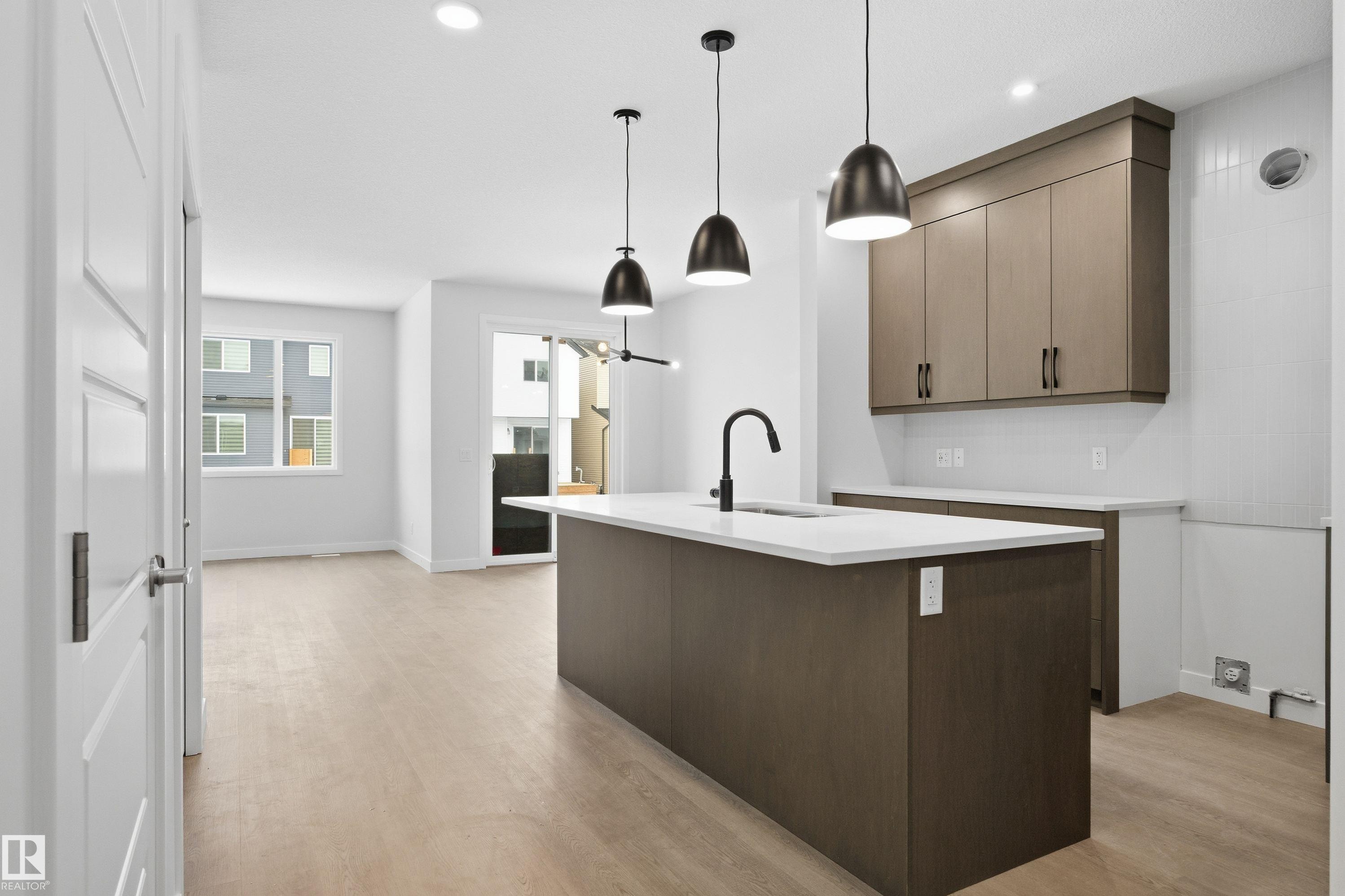 8964 Elves Loop, Edmonton, AB - Indoor Photo Showing Kitchen