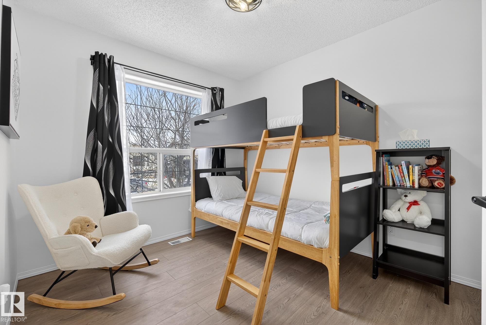 4503 149 Avenue, Edmonton, AB - Indoor Photo Showing Bedroom