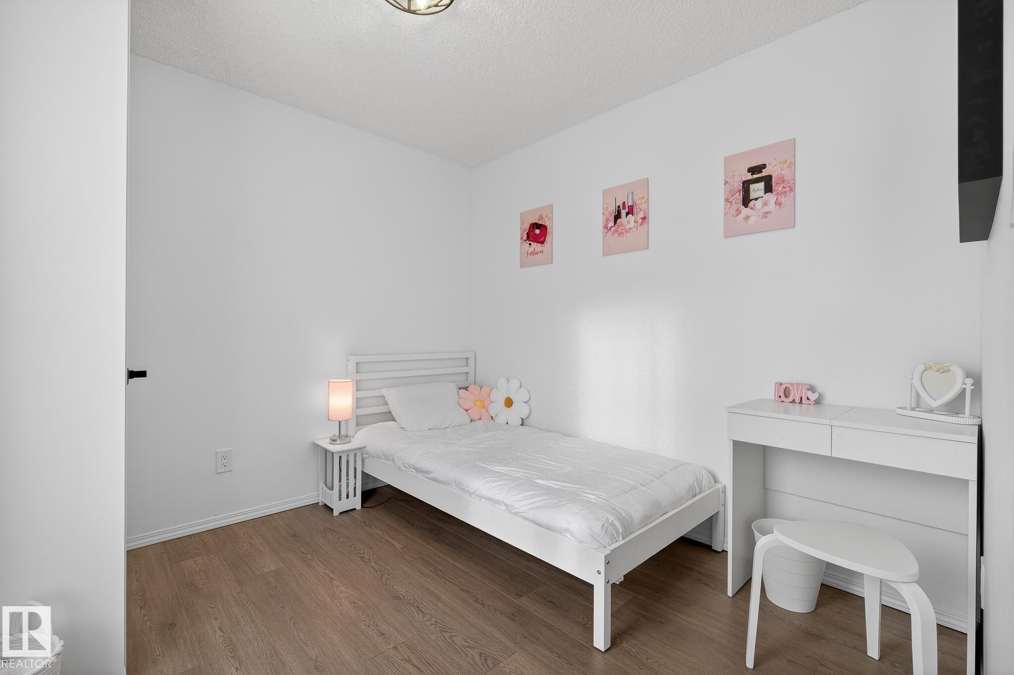 4503 149 Avenue, Edmonton, AB - Indoor Photo Showing Bedroom