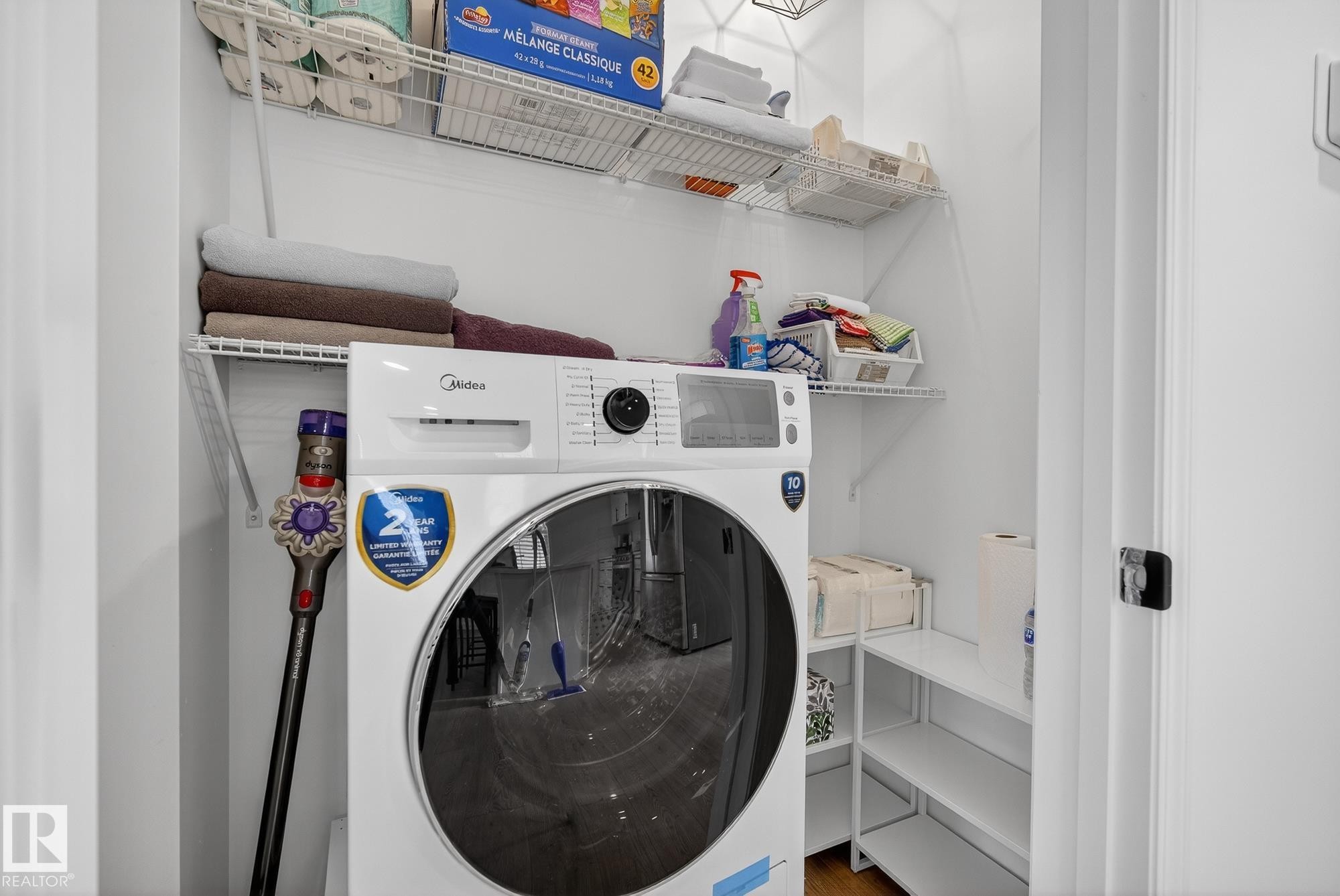 4503 149 Avenue, Edmonton, AB - Indoor Photo Showing Laundry Room