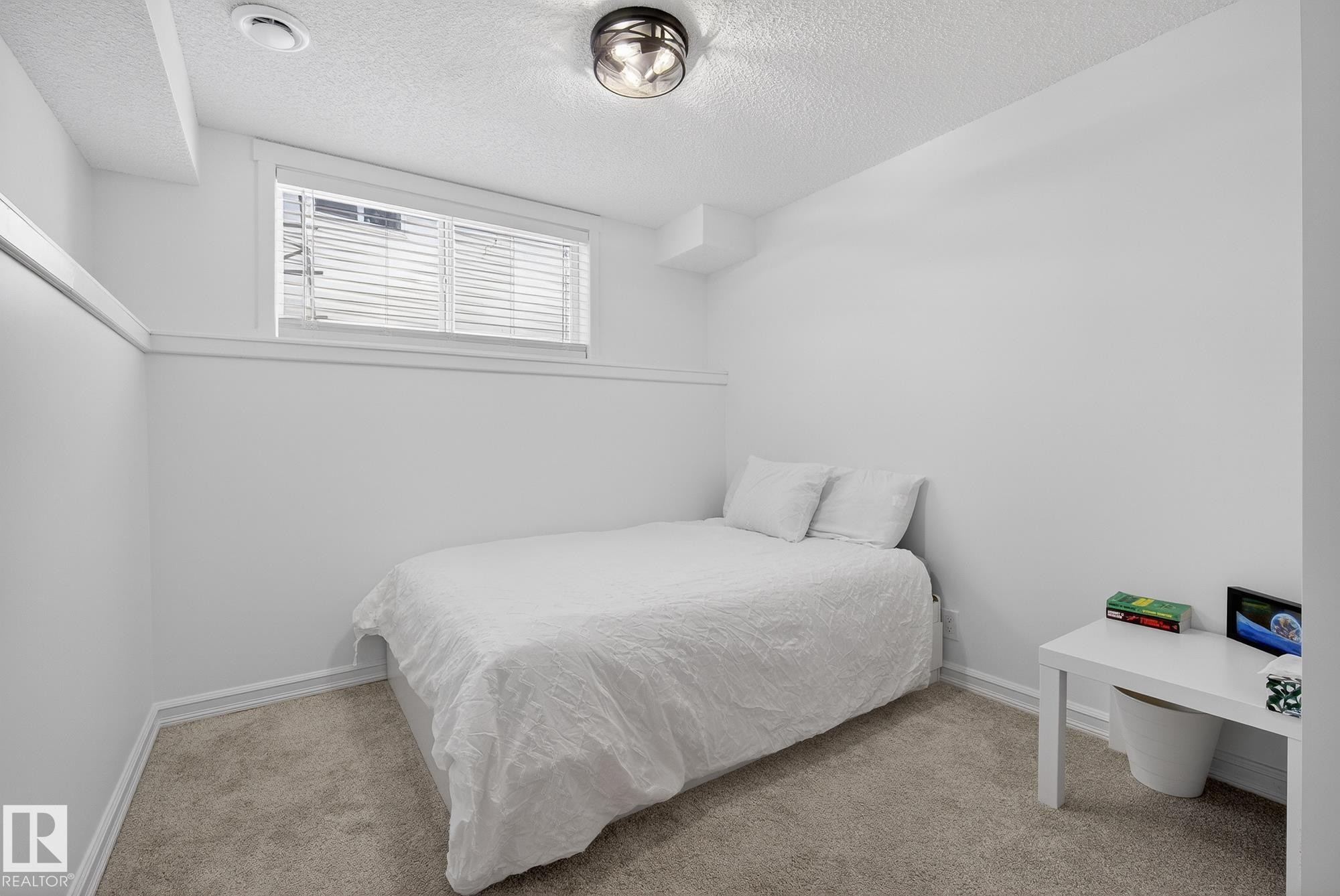 4503 149 Avenue, Edmonton, AB - Indoor Photo Showing Bedroom
