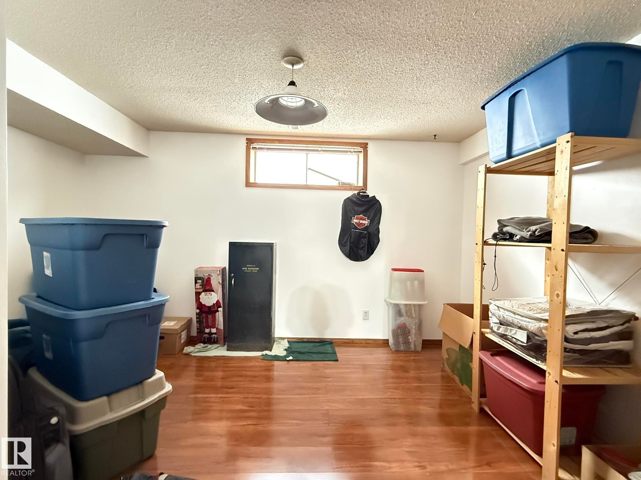 1 Bamber Place, Leduc, AB - Indoor