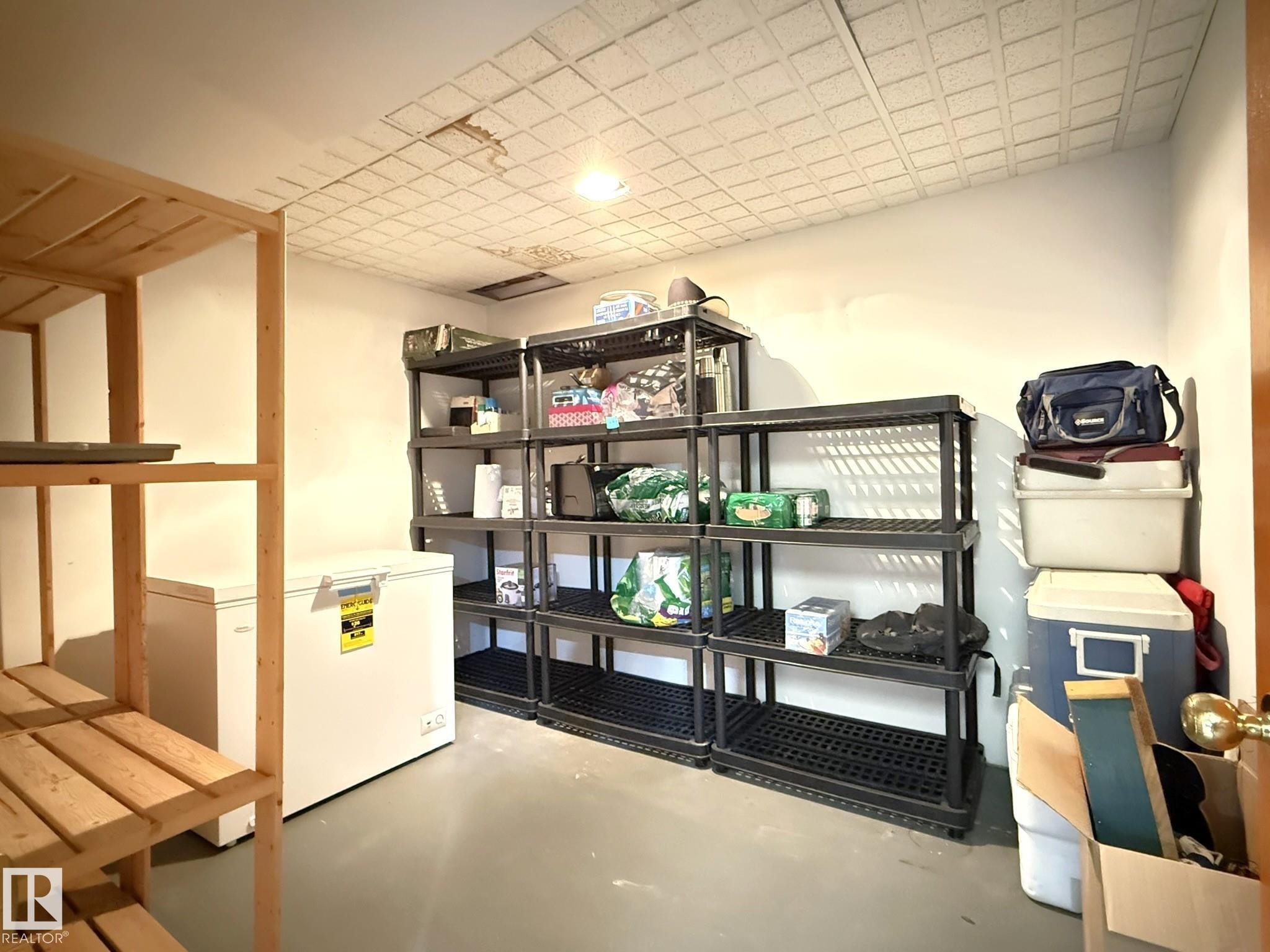 1 Bamber Place, Leduc, AB - Indoor