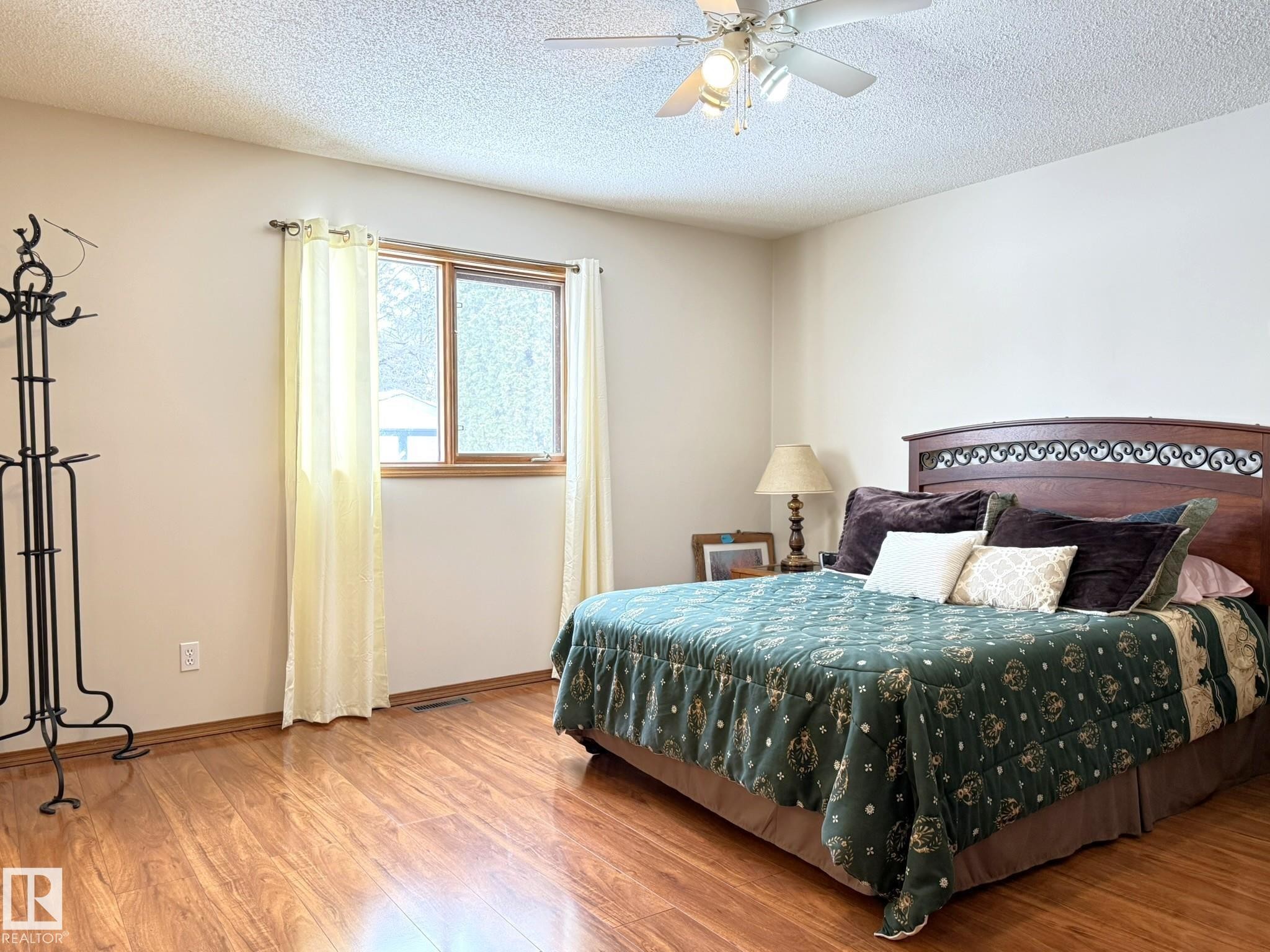 1 Bamber Place, Leduc, AB - Indoor Photo Showing Bedroom