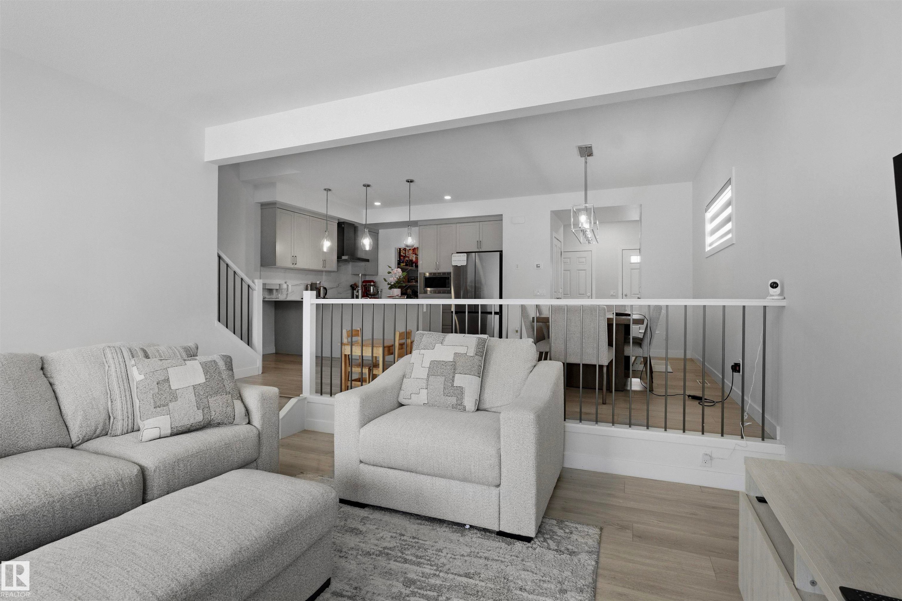 3888 Chrustawka Place, Edmonton, AB - Indoor Photo Showing Living Room