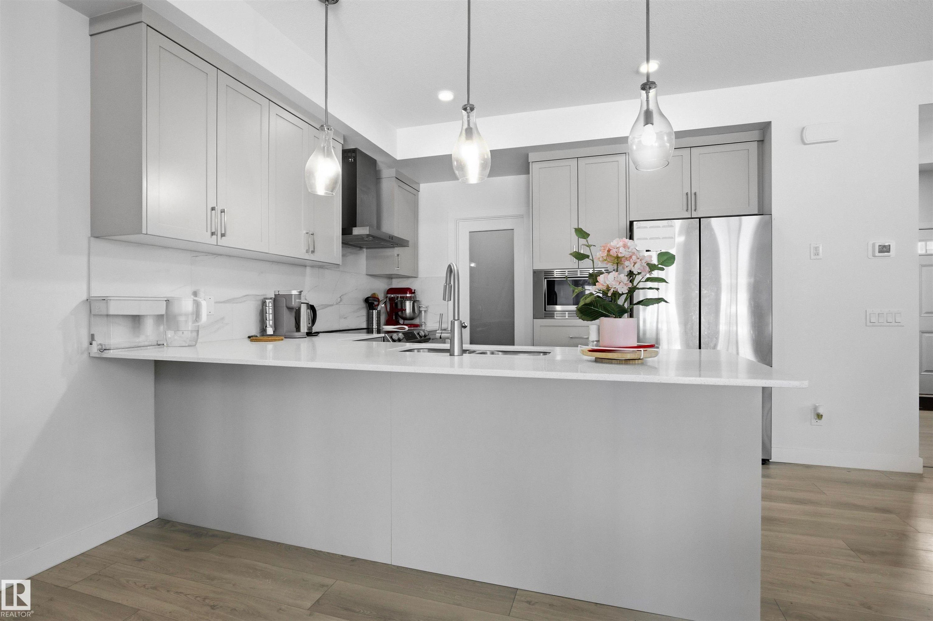 3888 Chrustawka Place, Edmonton, AB - Indoor Photo Showing Kitchen With Upgraded Kitchen