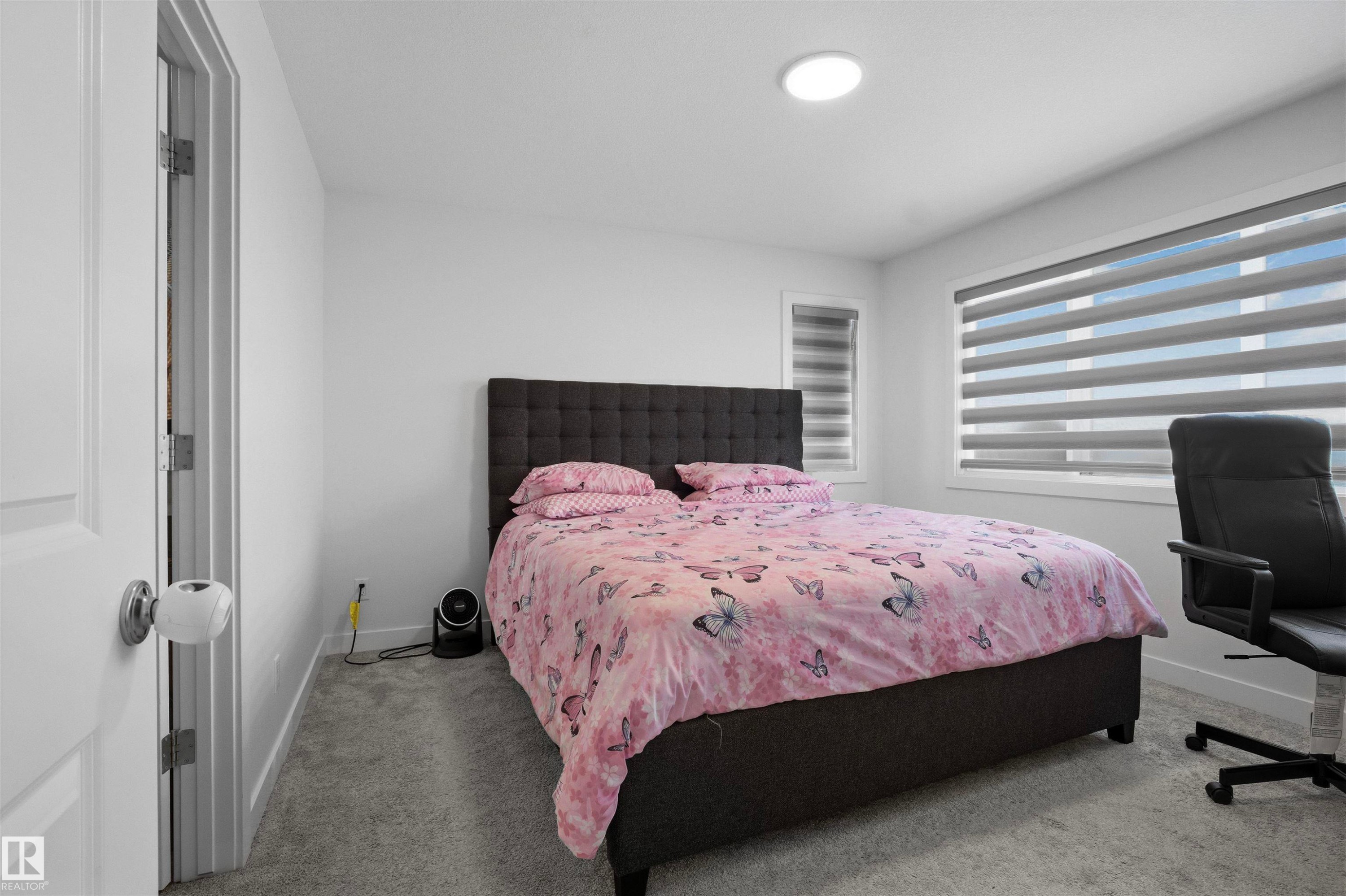 3888 Chrustawka Place, Edmonton, AB - Indoor Photo Showing Bedroom