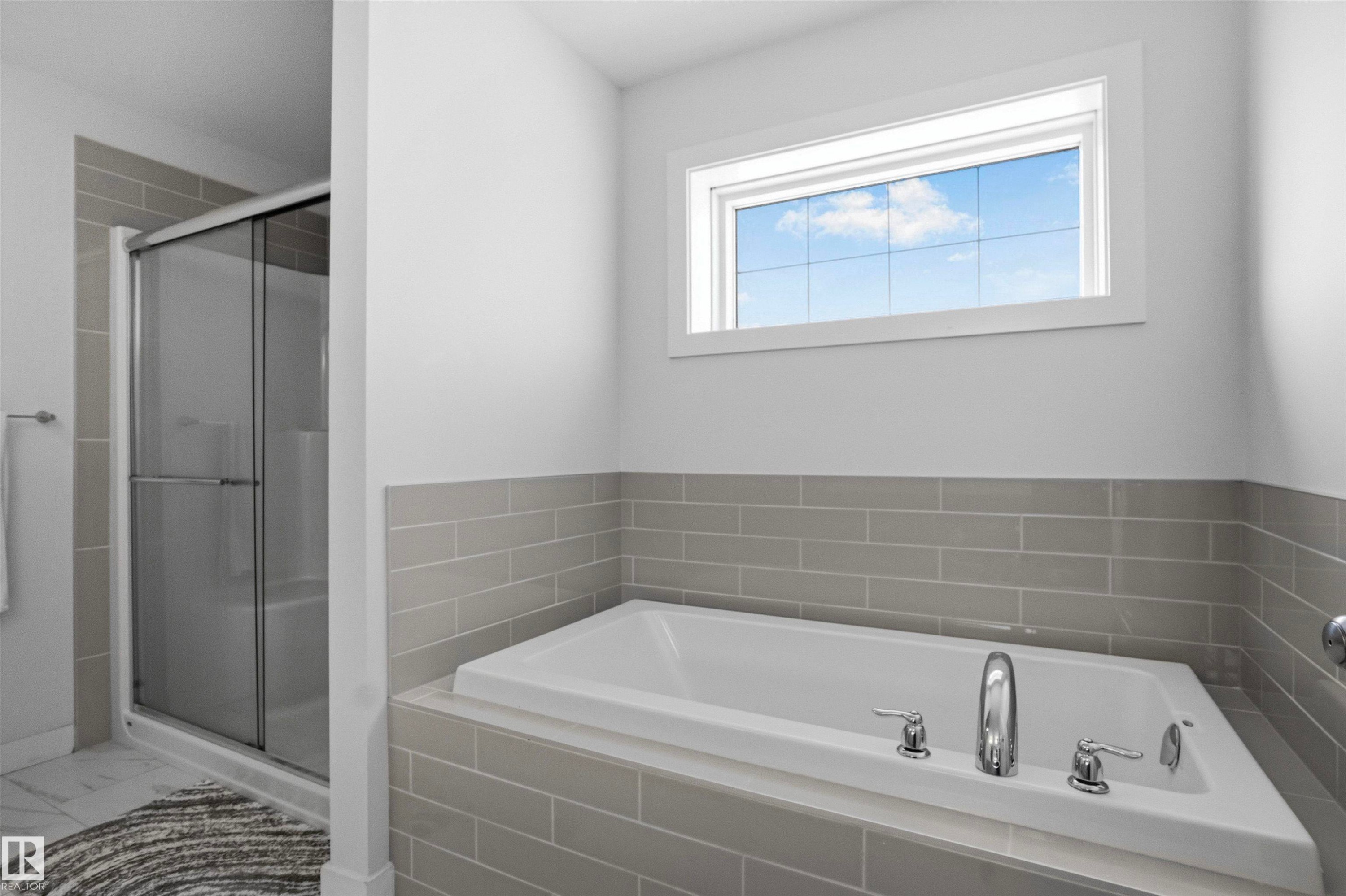 3888 Chrustawka Place, Edmonton, AB - Indoor Photo Showing Bathroom