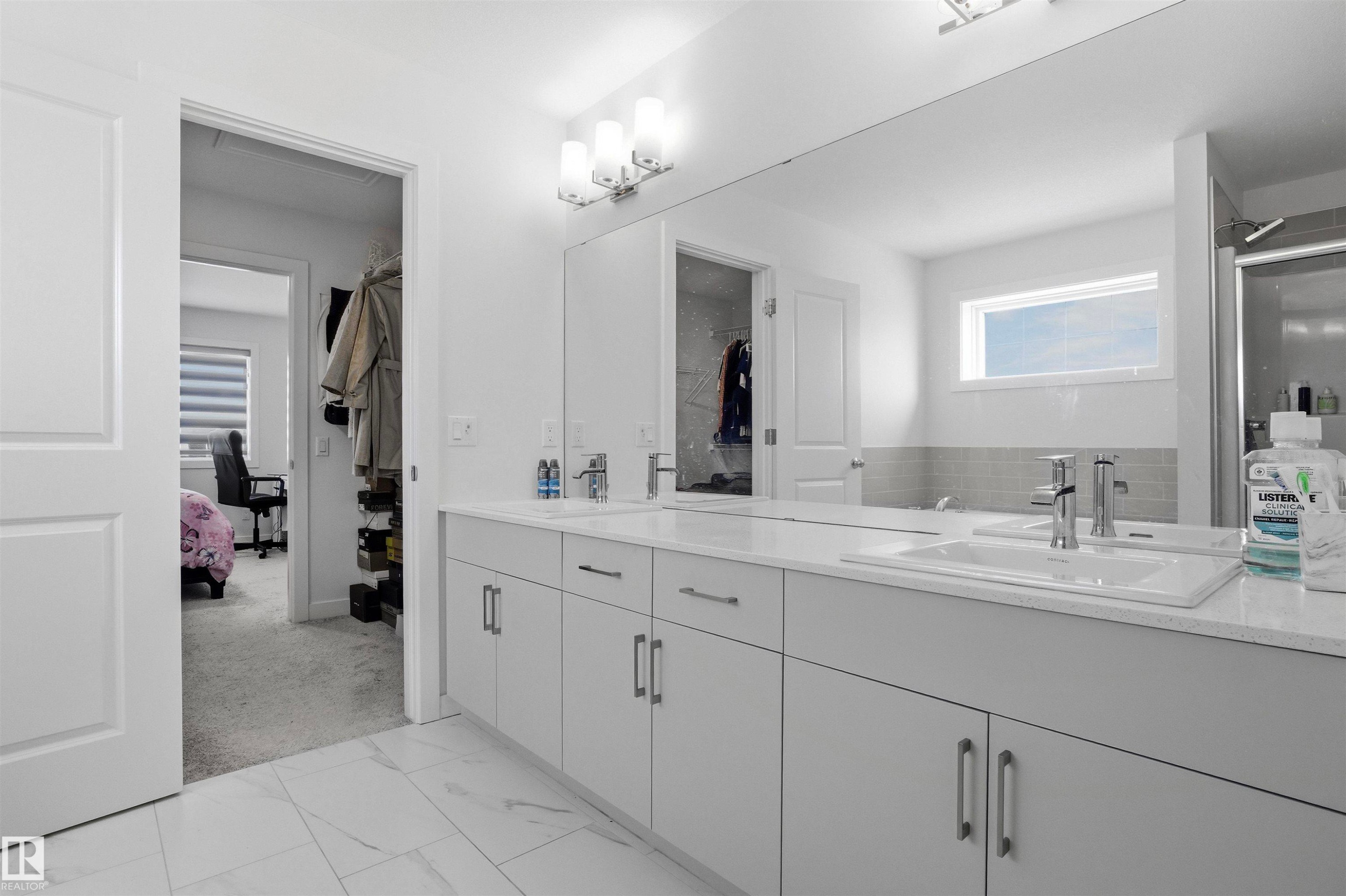 3888 Chrustawka Place, Edmonton, AB - Indoor Photo Showing Bathroom