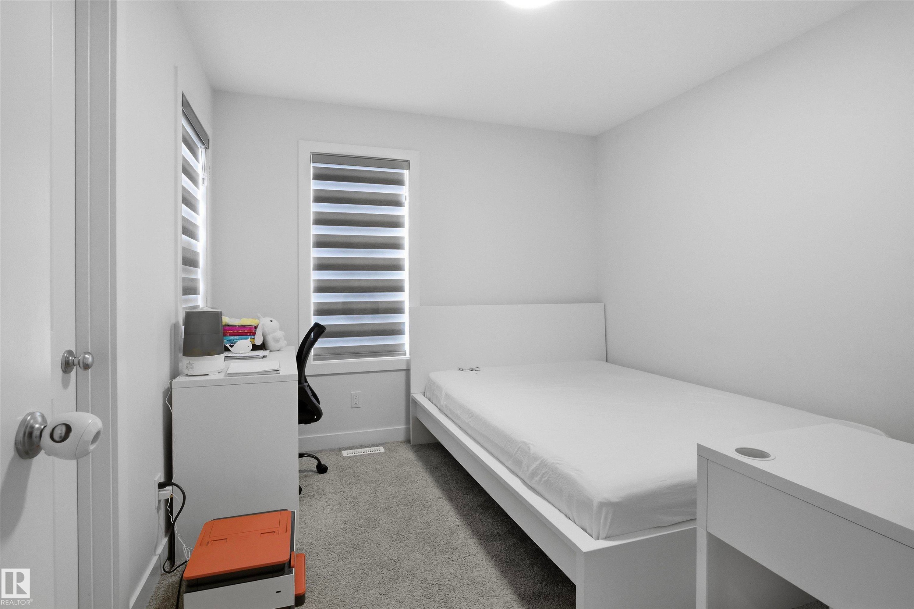 3888 Chrustawka Place, Edmonton, AB - Indoor Photo Showing Other Room