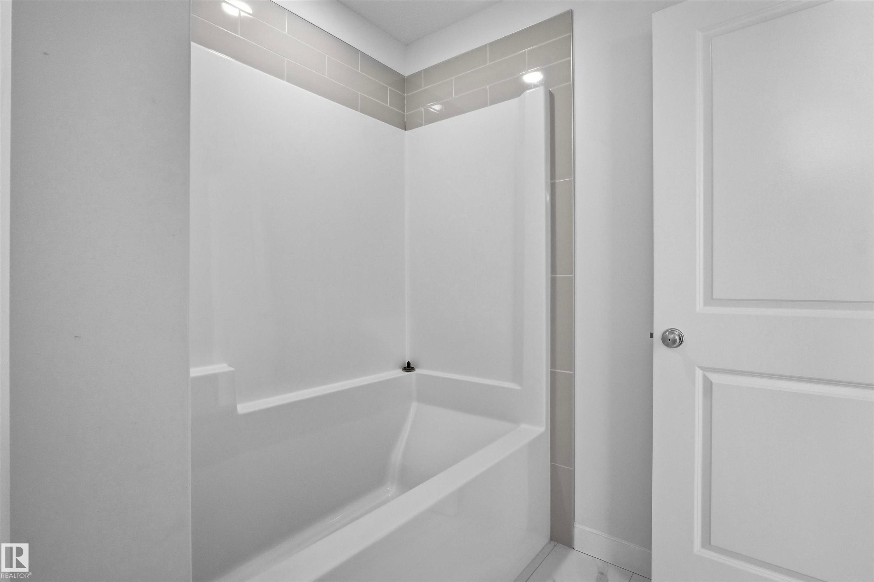 3888 Chrustawka Place, Edmonton, AB - Indoor