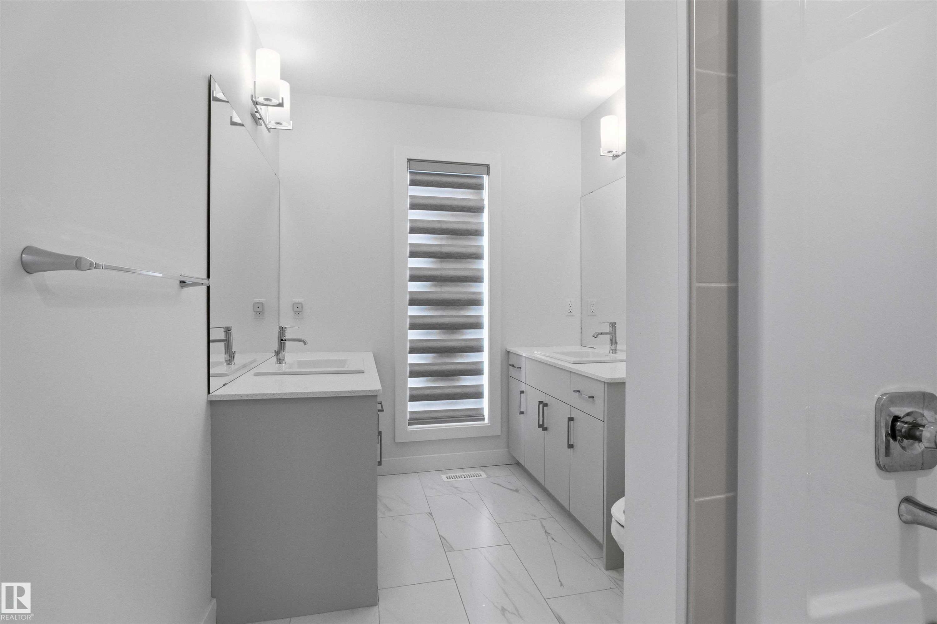 3888 Chrustawka Place, Edmonton, AB - Indoor Photo Showing Bathroom