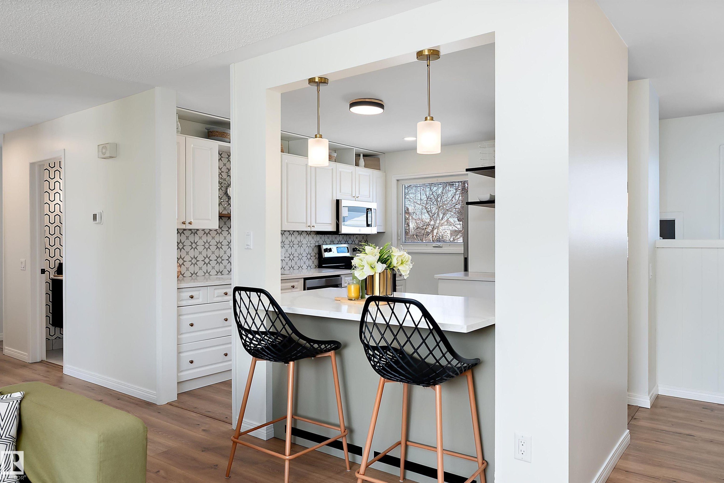 9239 Ottewell Road, Edmonton, AB - Indoor