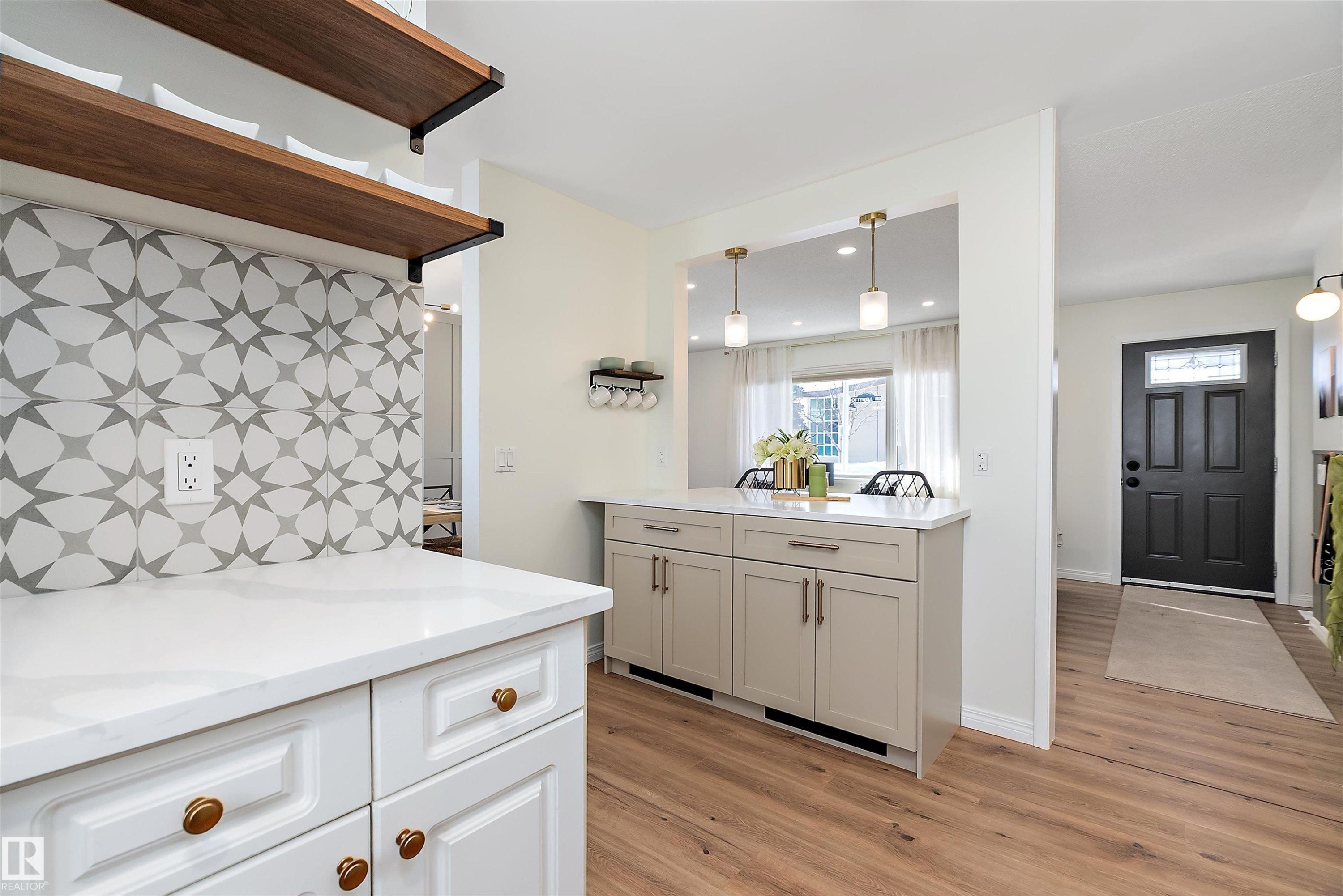 9239 Ottewell Road, Edmonton, AB - Indoor