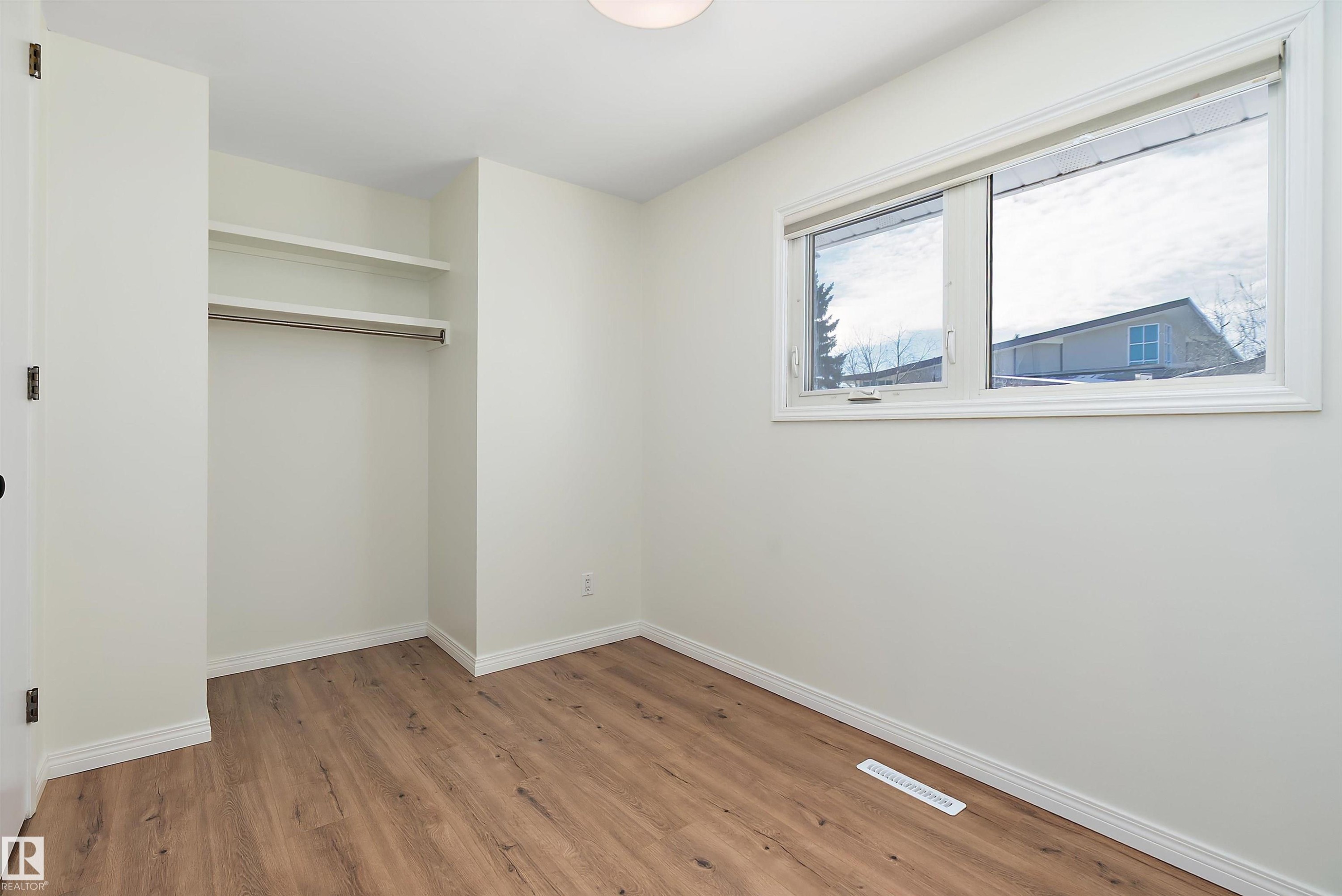 9239 Ottewell Road, Edmonton, AB - Indoor Photo Showing Other Room