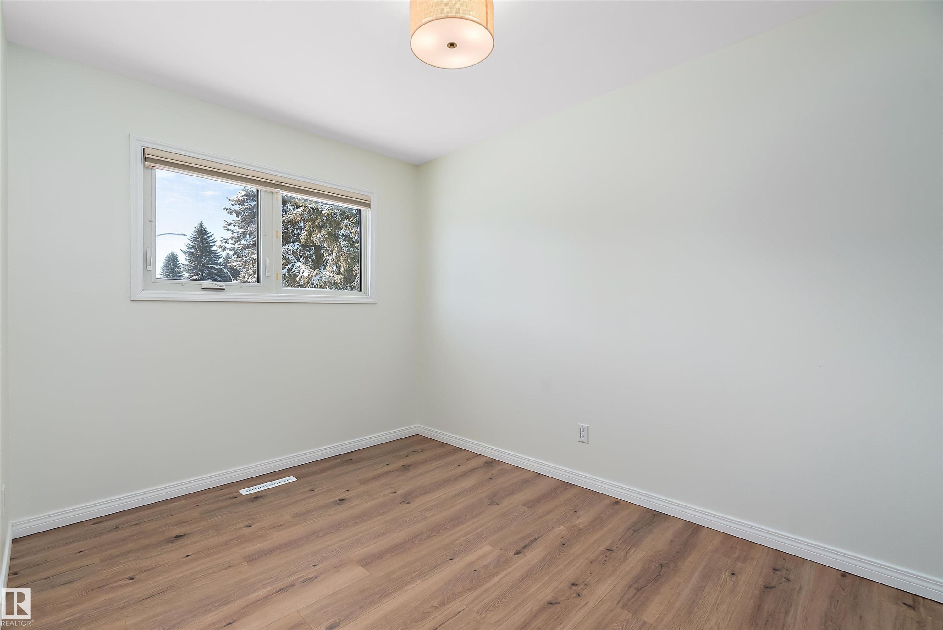 9239 Ottewell Road, Edmonton, AB - Indoor Photo Showing Other Room