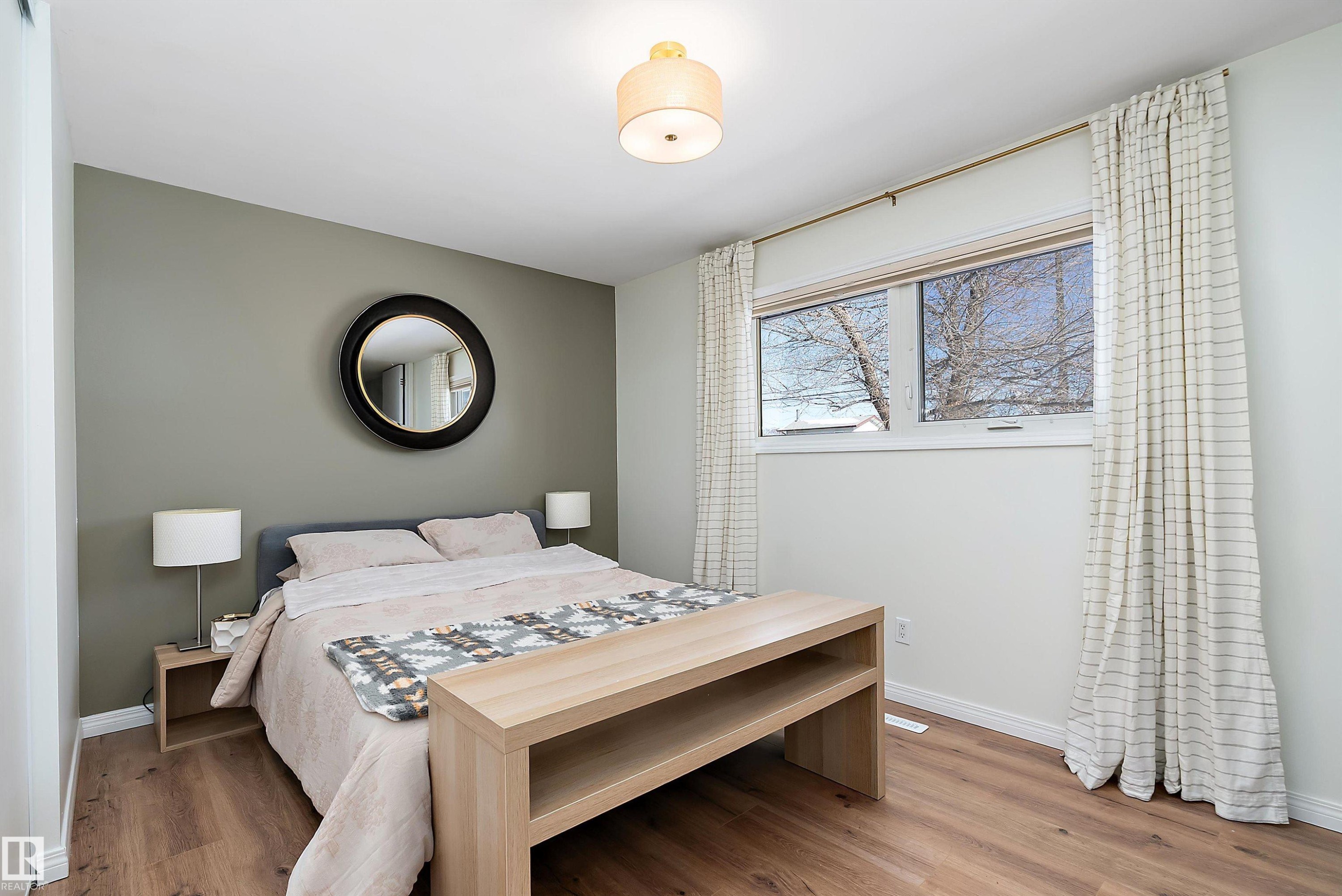 9239 Ottewell Road, Edmonton, AB - Indoor Photo Showing Bedroom