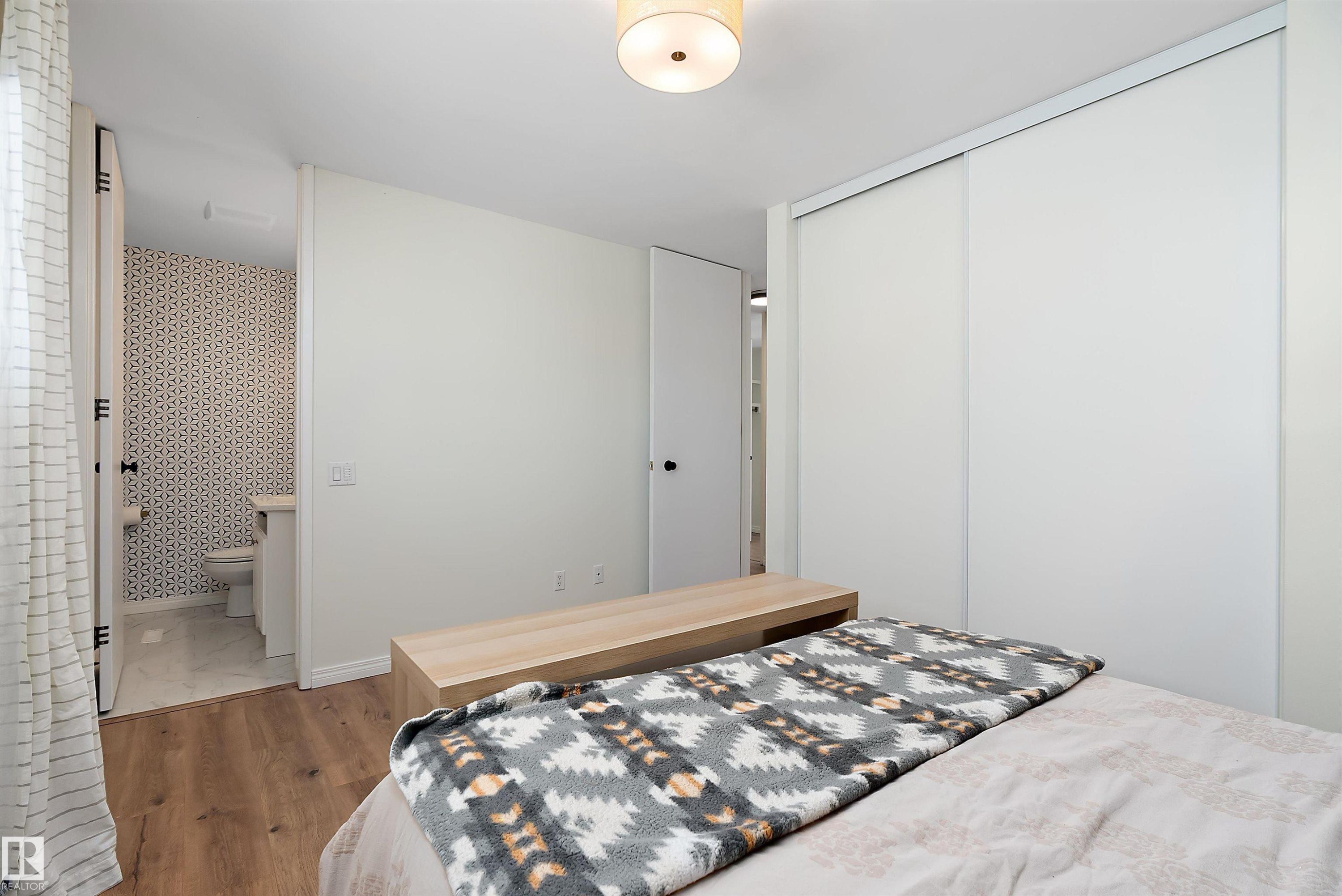 9239 Ottewell Road, Edmonton, AB - Indoor Photo Showing Bedroom