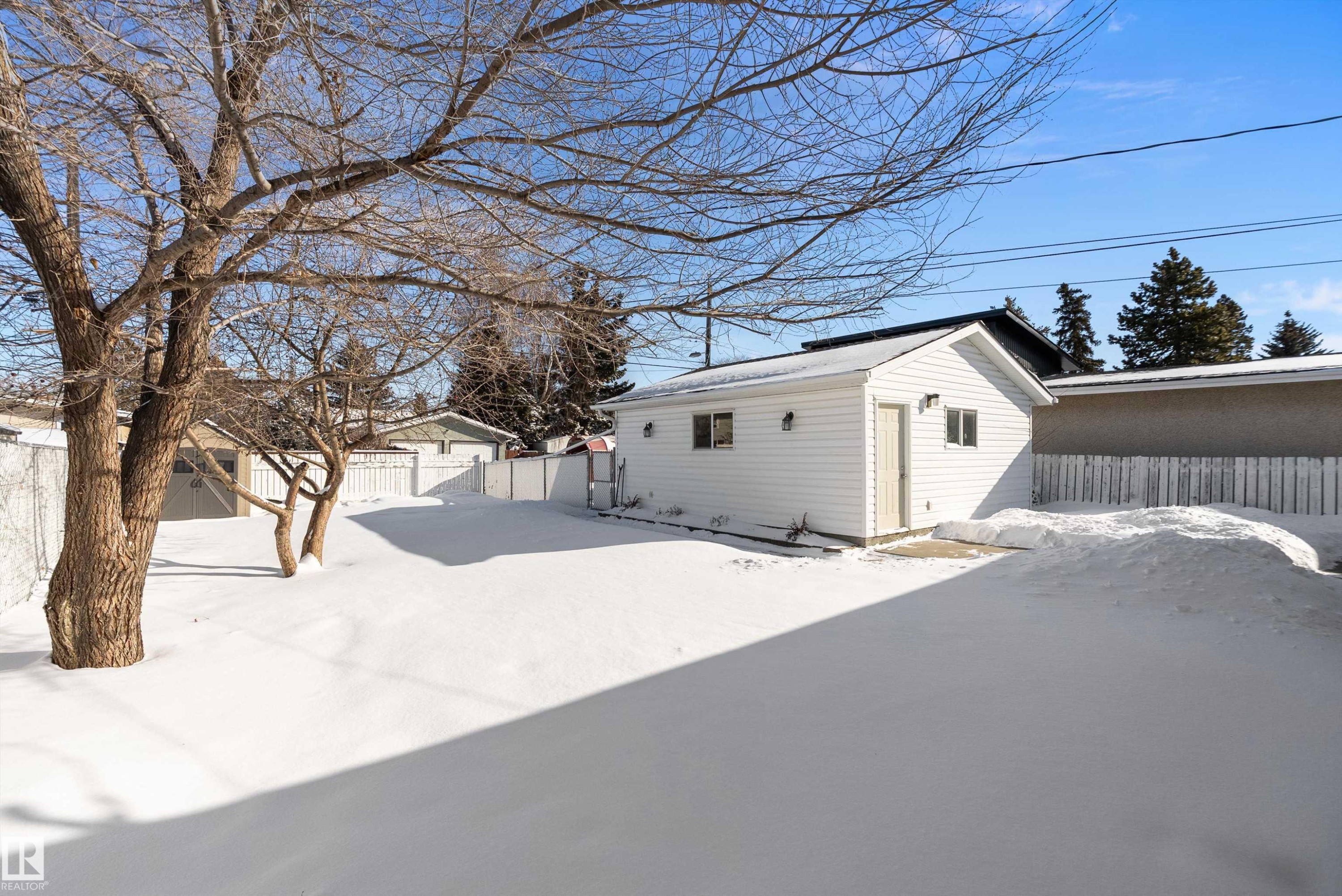 9239 Ottewell Road, Edmonton, AB - Outdoor