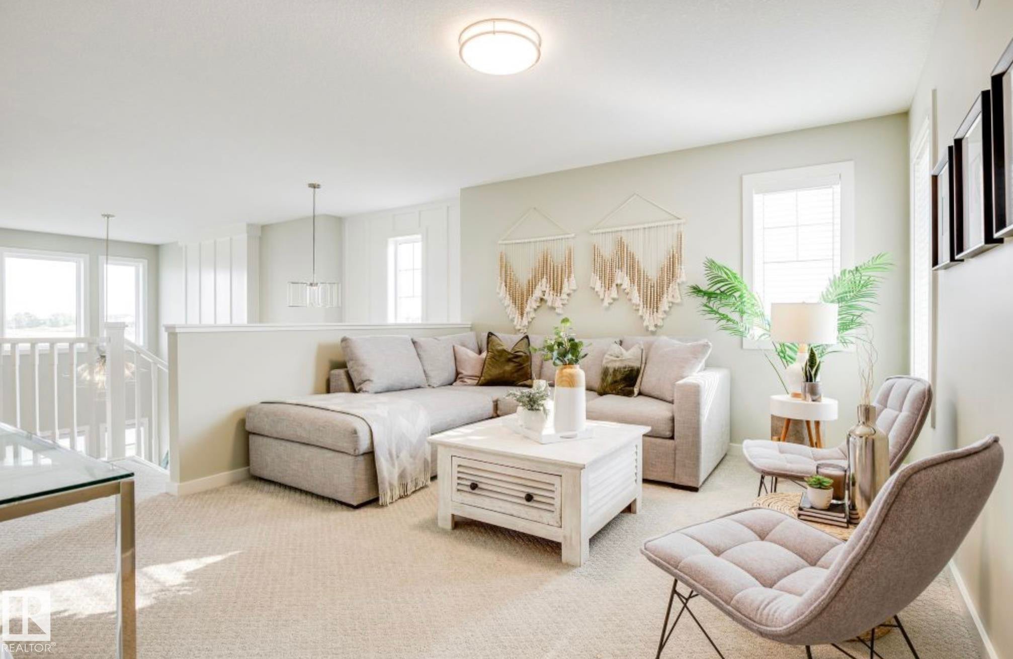 17355 3 Street, Edmonton, AB - Indoor Photo Showing Living Room
