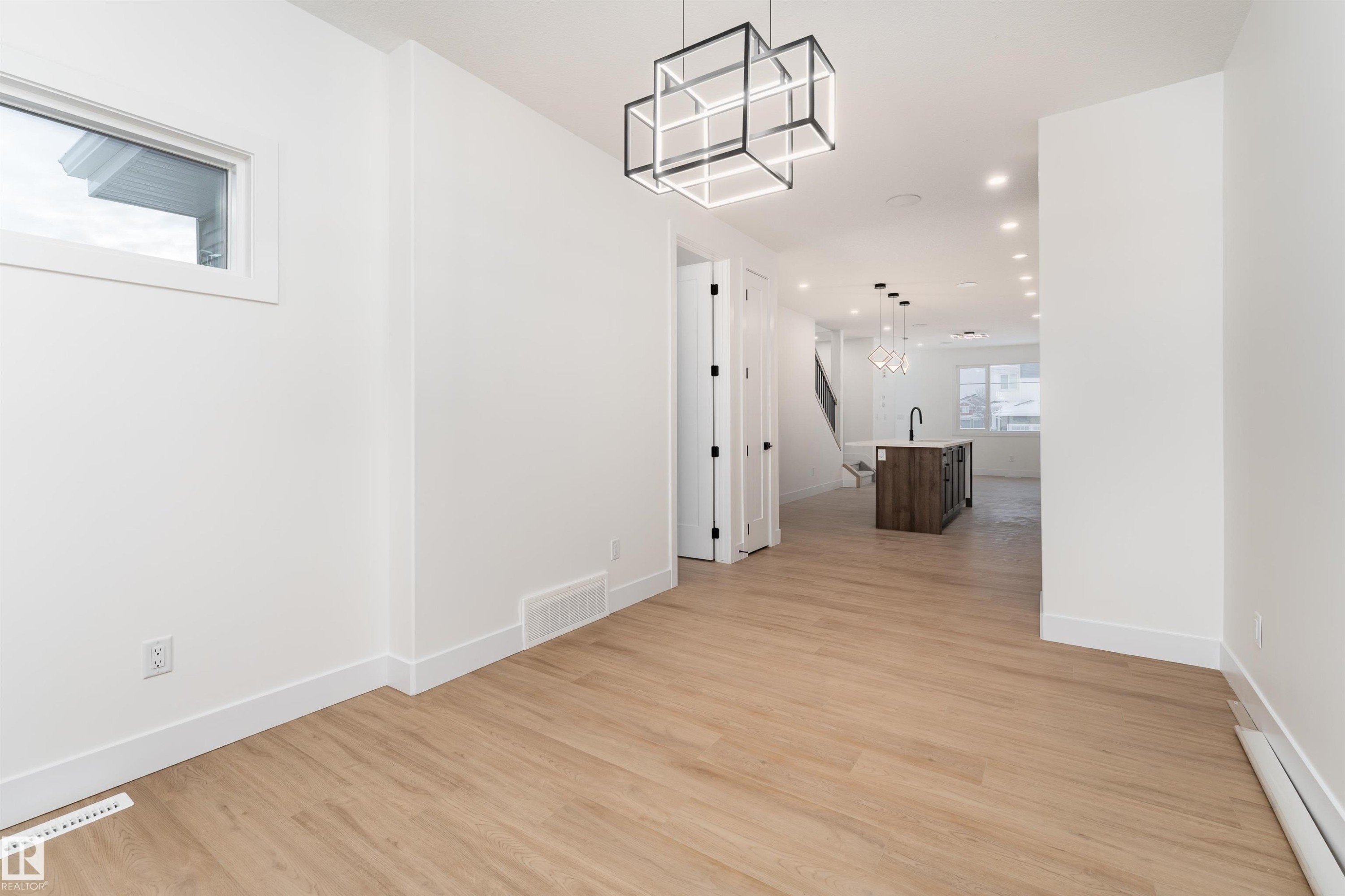 3103 Magpie Way, Edmonton, AB - Indoor Photo Showing Other Room