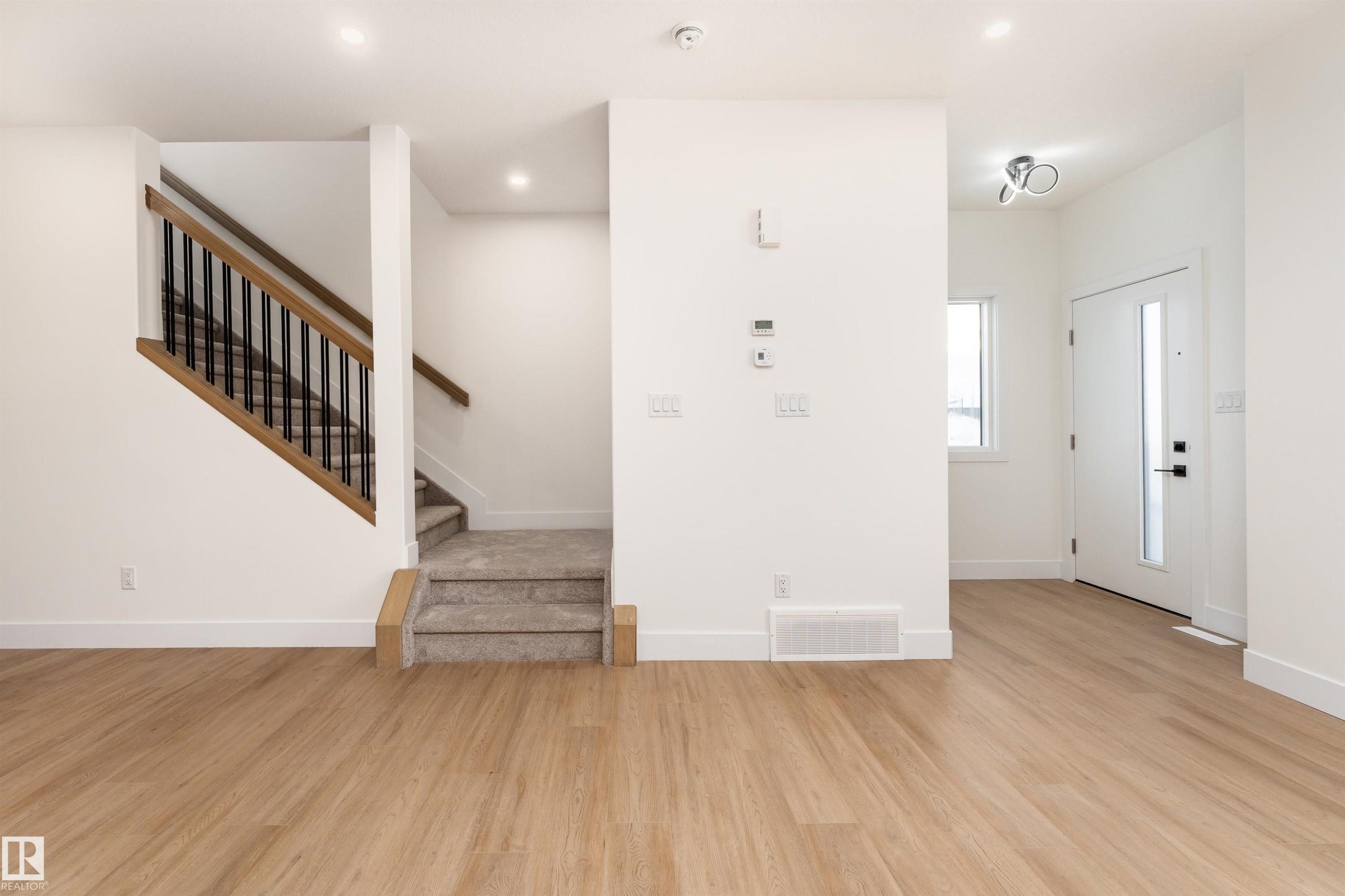 3103 Magpie Way, Edmonton, AB - Indoor Photo Showing Other Room