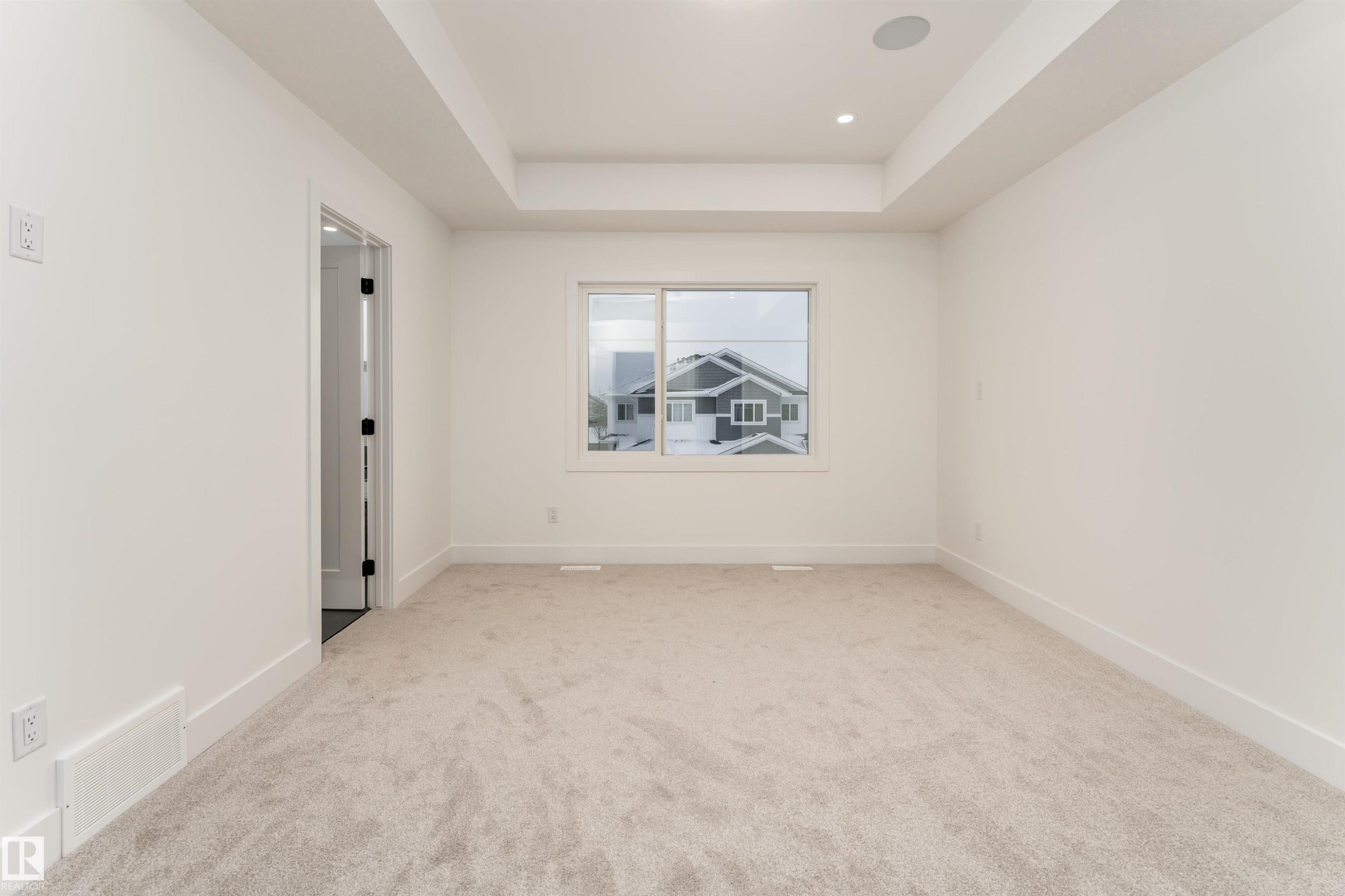 3103 Magpie Way, Edmonton, AB - Indoor Photo Showing Other Room