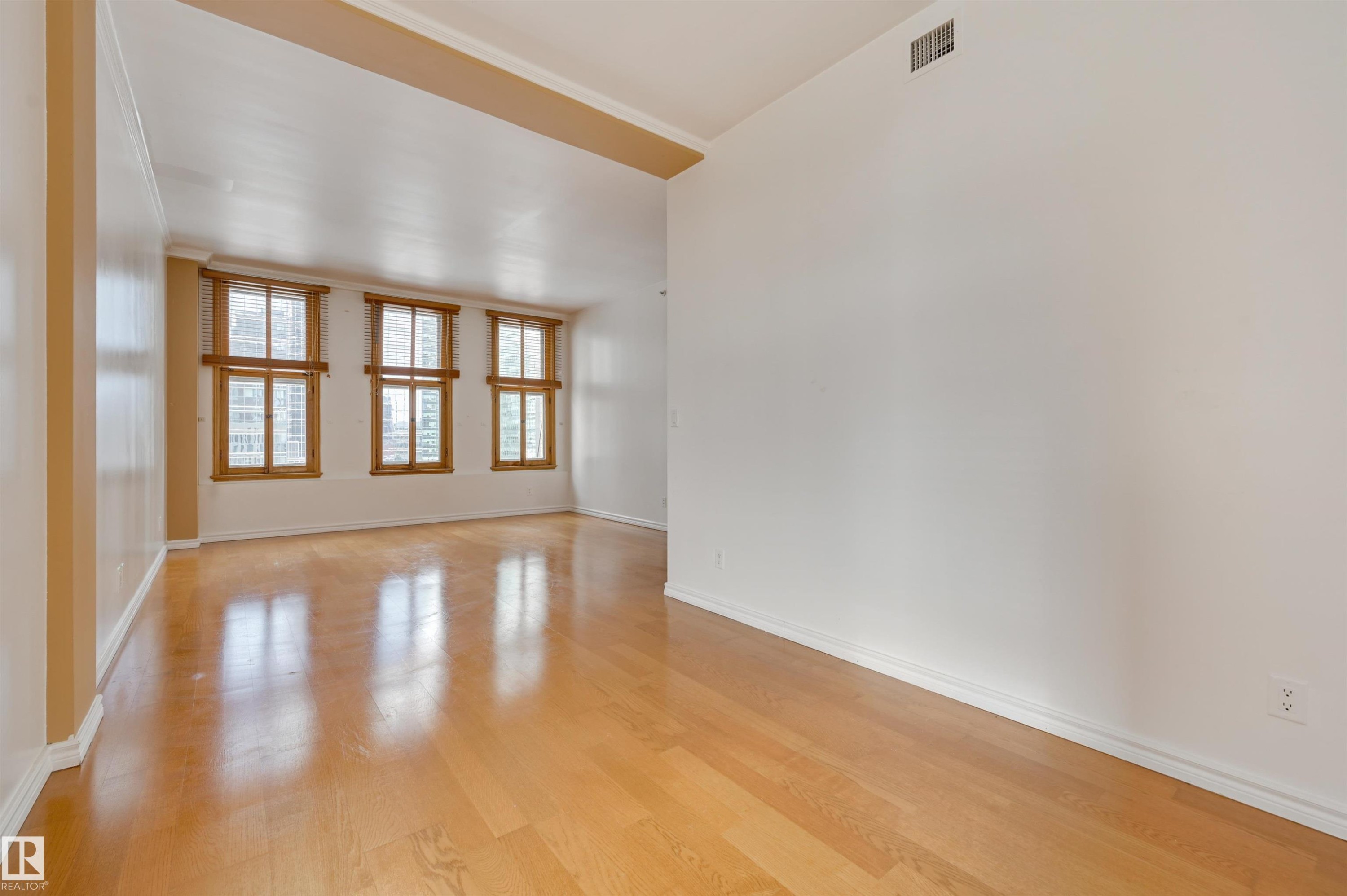 902 10134 100 Street, Edmonton, AB - Indoor Photo Showing Other Room