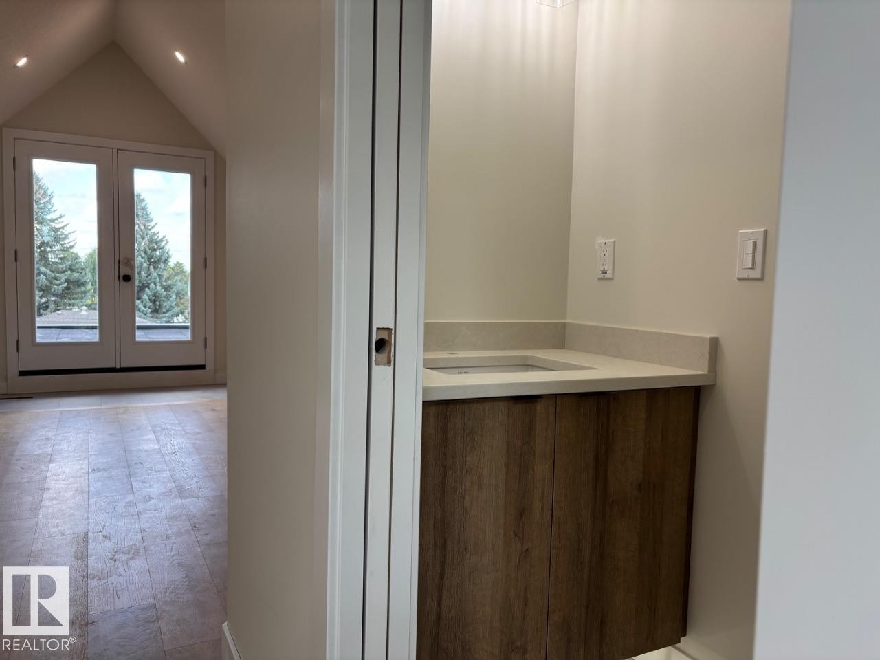 7928 97 Avenue Nw, Edmonton, AB