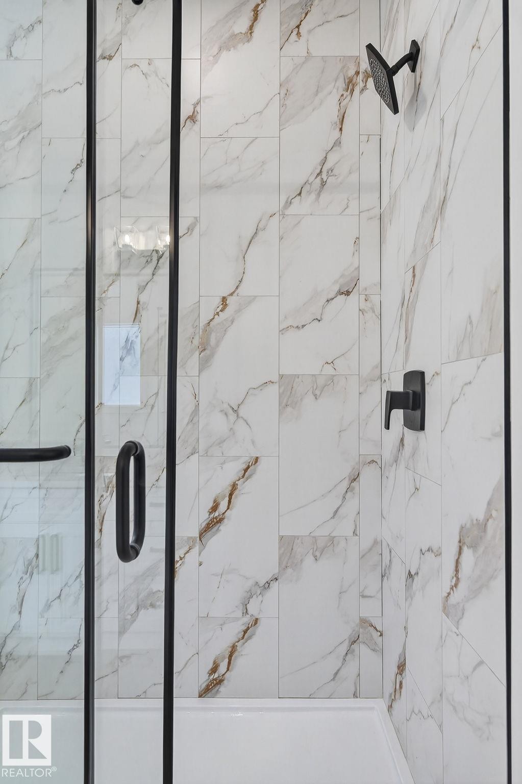 Bathroom with a marble finish shower - 3318 Chickadee Drive, Edmonton, AB - Indoor Photo Showing Bathroom